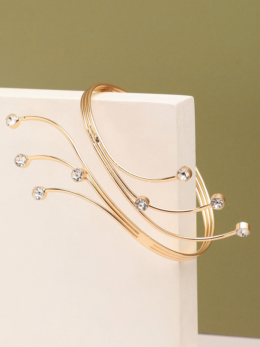 

SOHI Women Gold-Toned Gold-Plated Armlet Bracelet