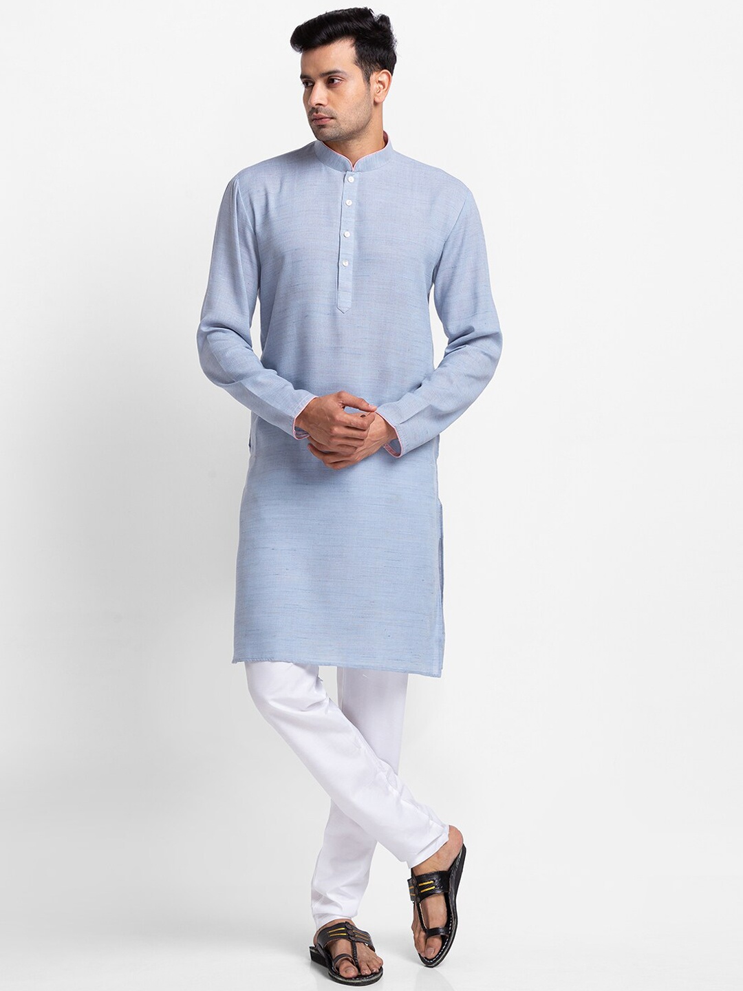 

SARVAMOHAN Men Grey Kurta with Trouser