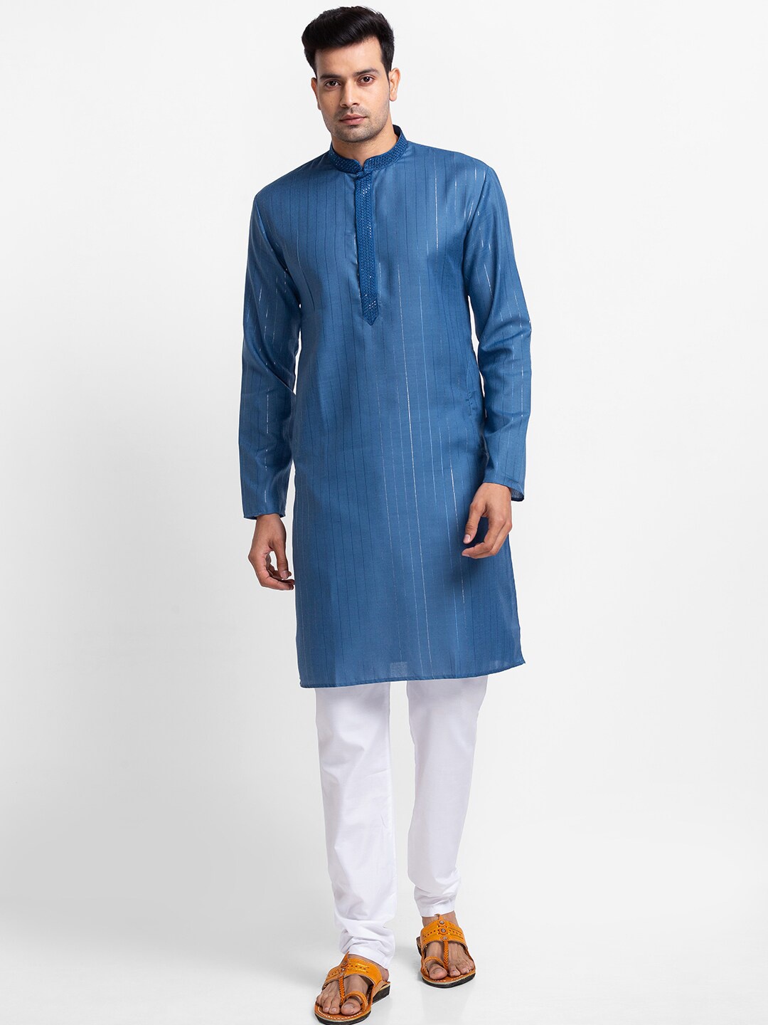 

SARVAMOHAN Men Blue Striped Kurta with Churidar