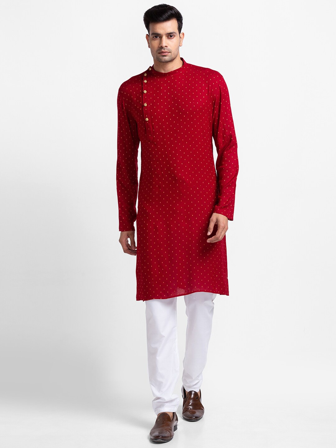 

SARVAMOHAN Men Red Kurta with Churidar