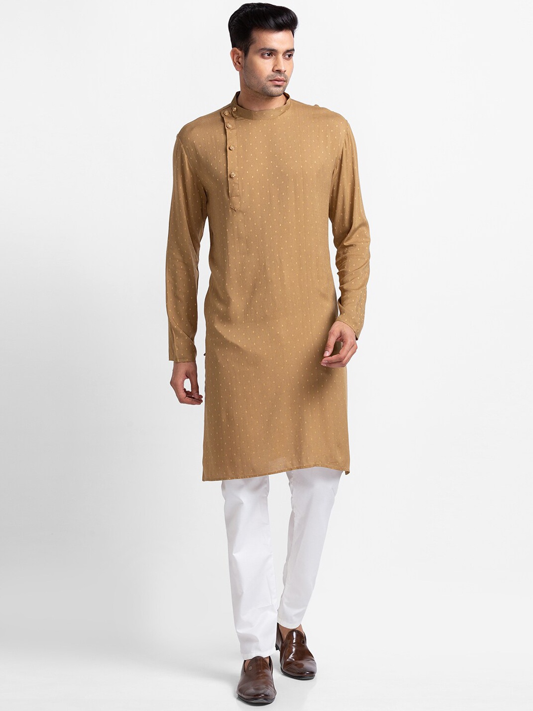 

SARVAMOHAN Men Camel Brown & Brown Kurta with Churidar