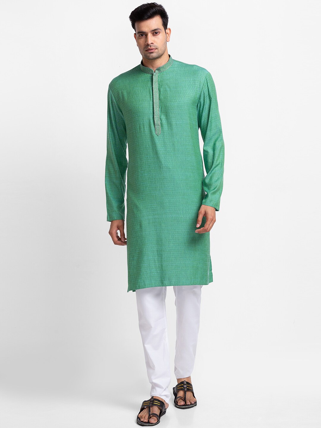

SARVAMOHAN Men Green & White Kurta with Churidar