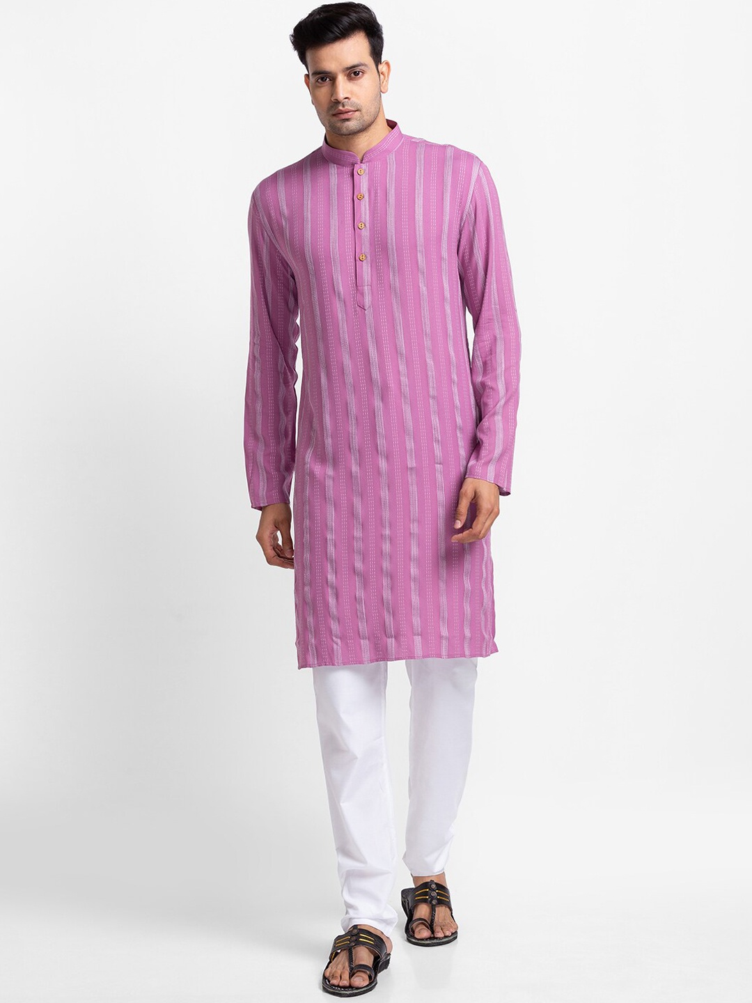 

SARVAMOHAN Men Purple Striped Kurta with Churidar