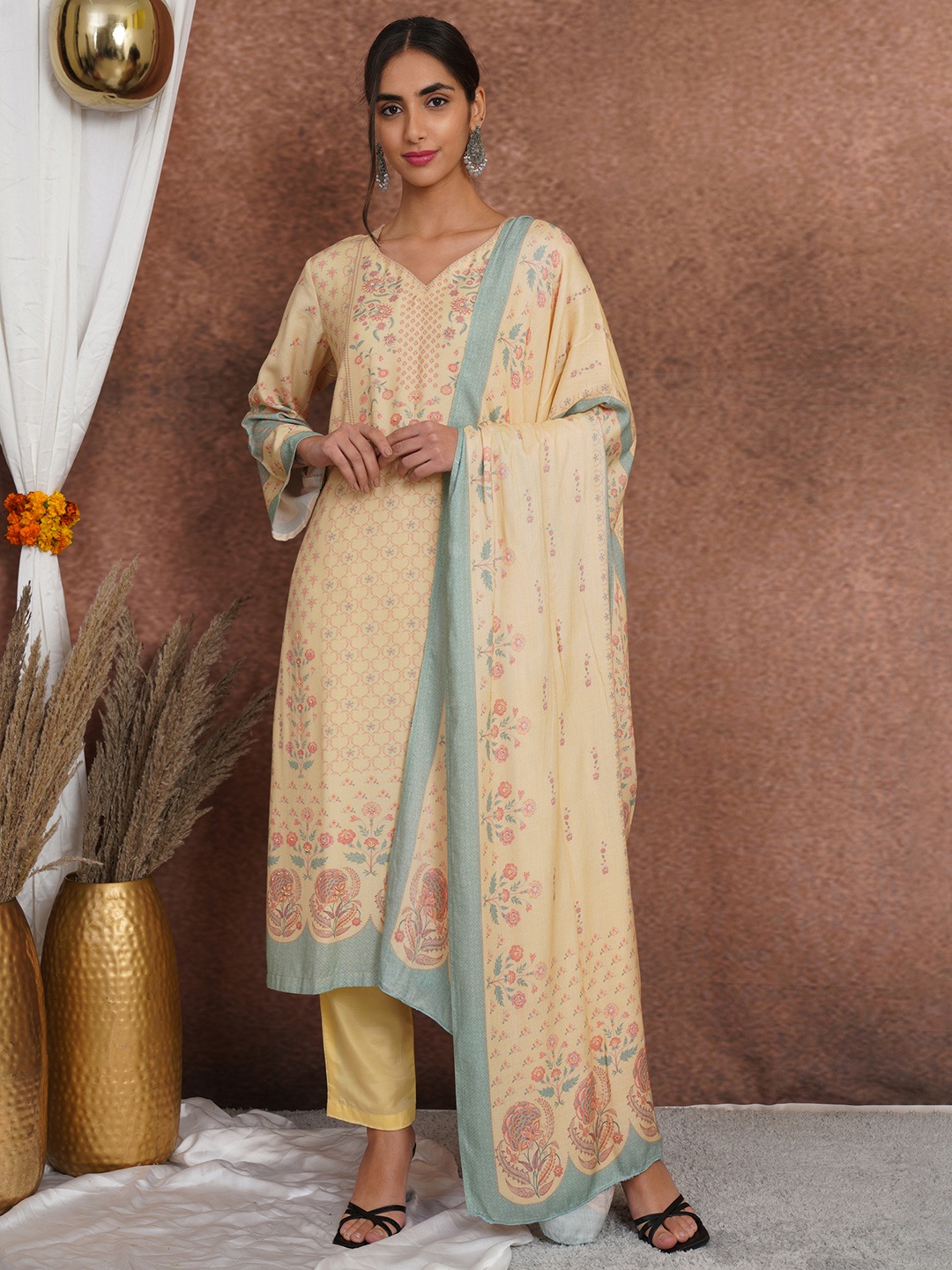 

Stylee LIFESTYLE Yellow & Green Printed Pashmina Unstitched Dress Material