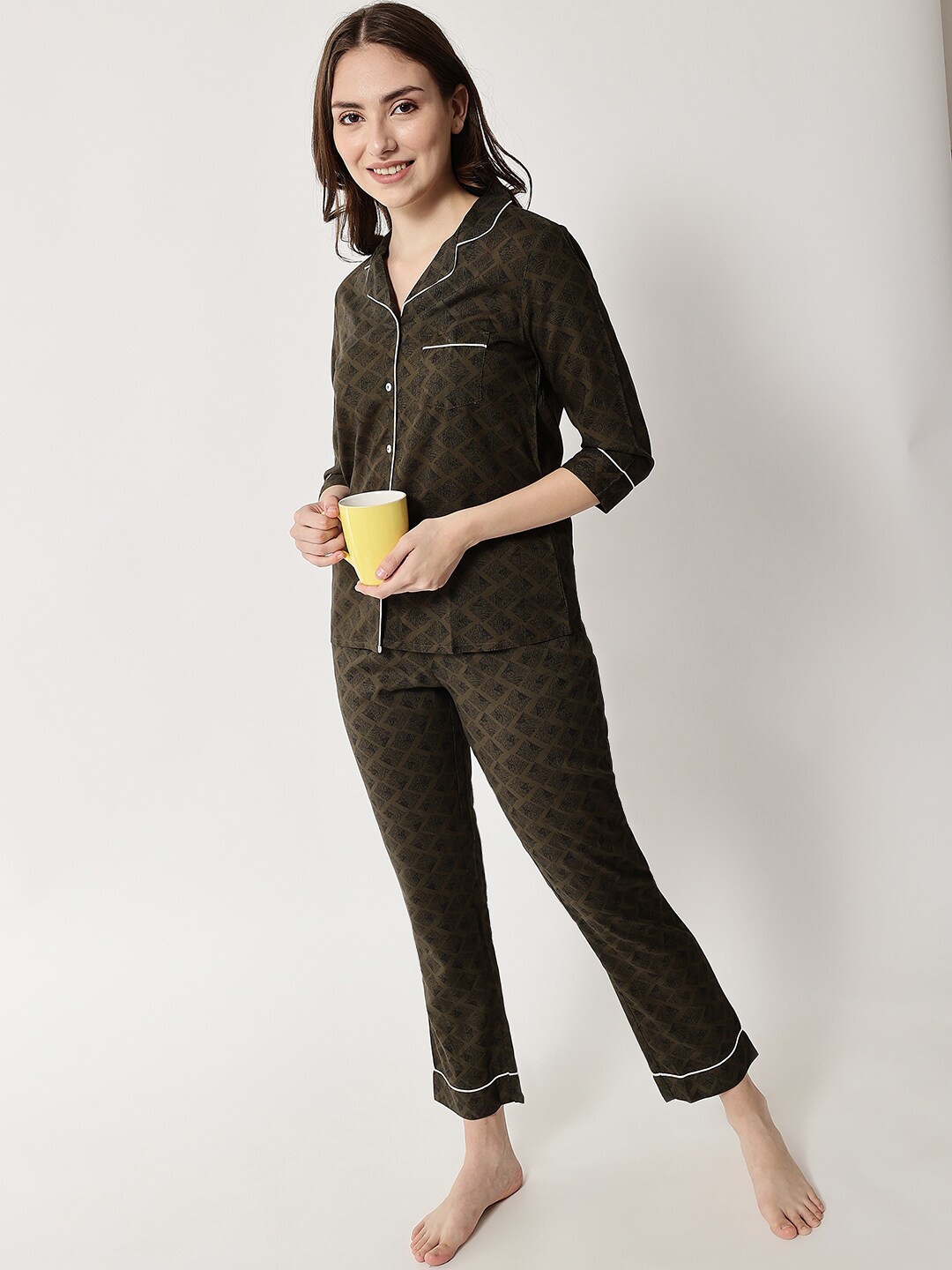 

HERE&NOW Women Green & Black Printed Night suit Set KS0083-S