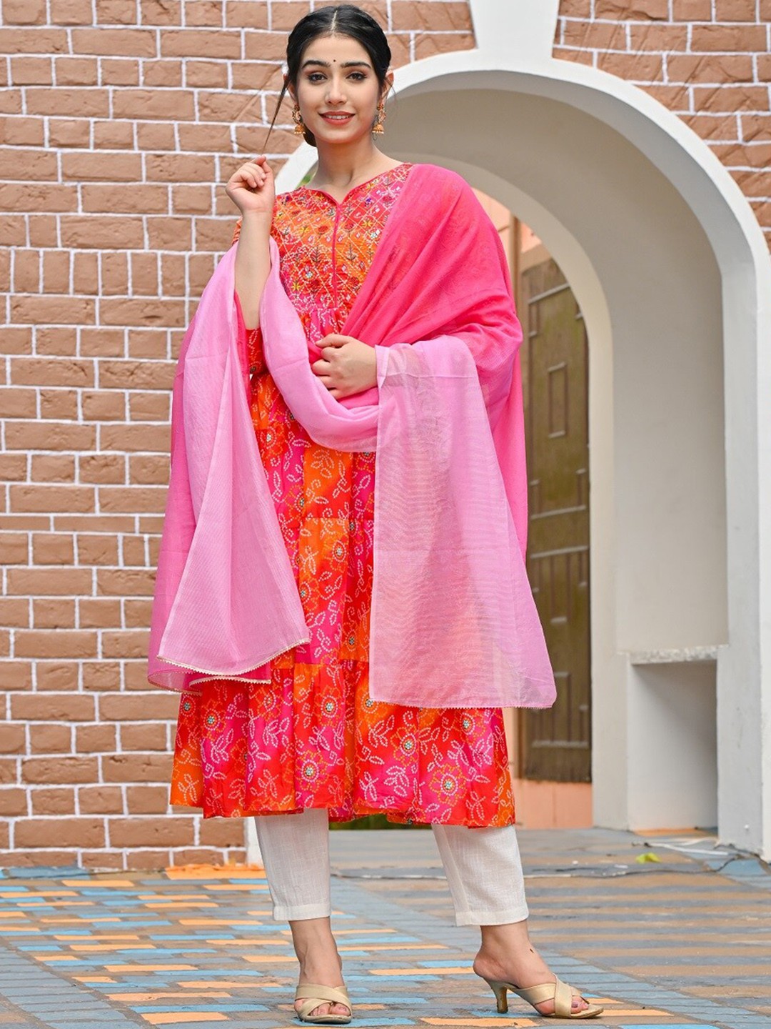 

RangDeep Women Pink Bandhani Printed Pleated Thread Work Pure Cotton Kurta with Trousers & With Dupatta