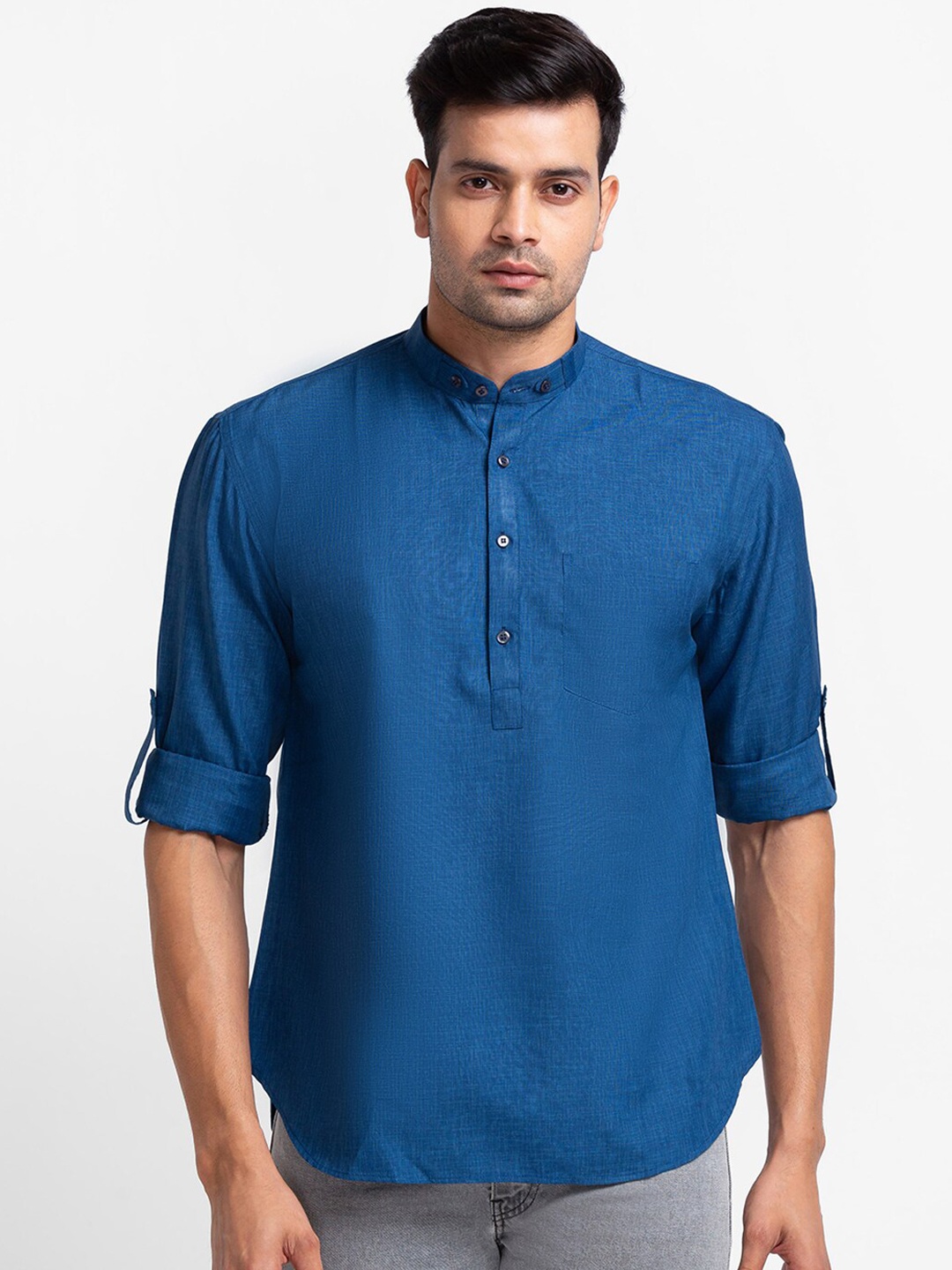 

SARVAMOHAN Men Blue Thread Work Kurta