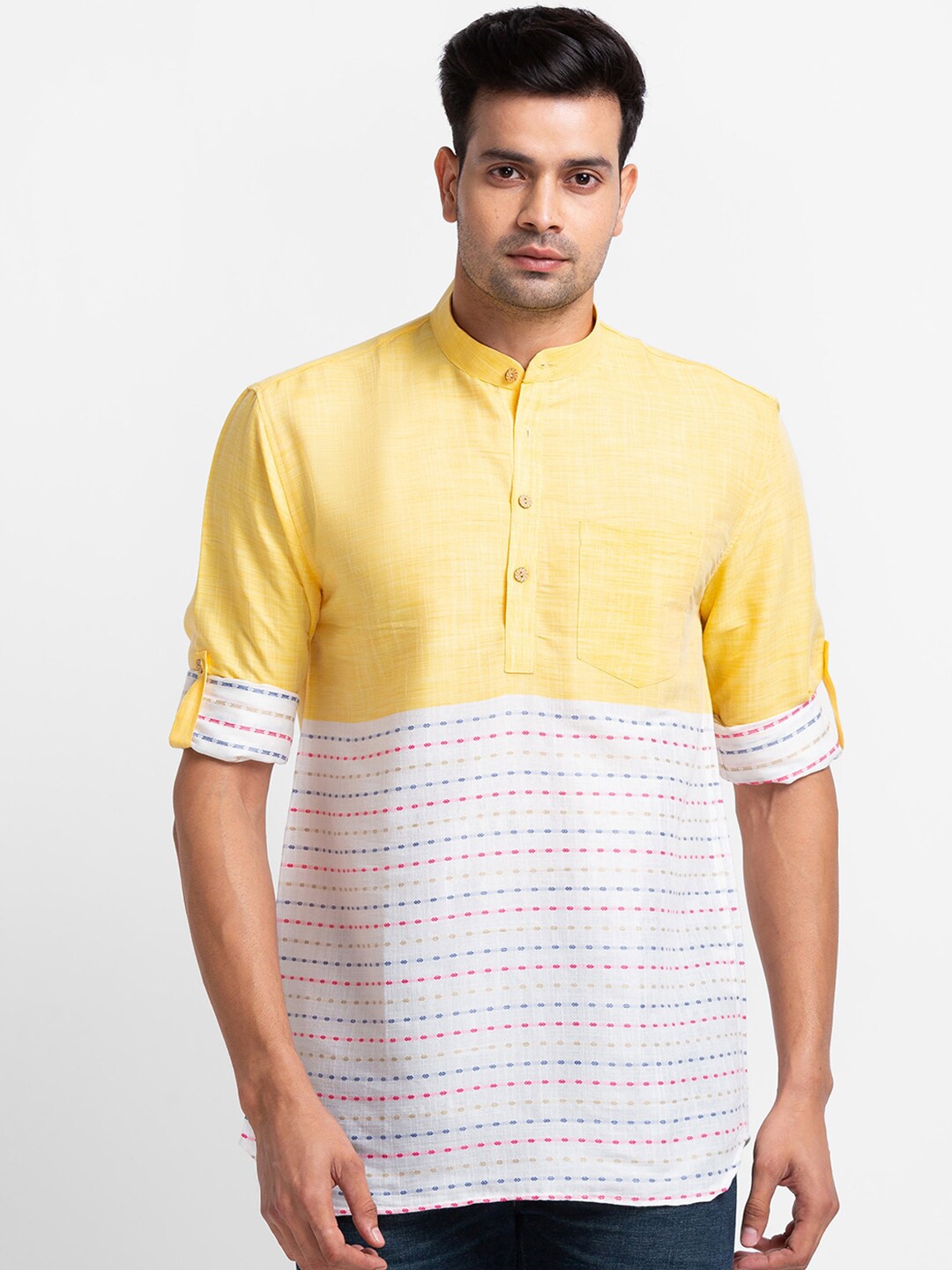 

SARVAMOHAN Men Yellow Printed Casual Shirt