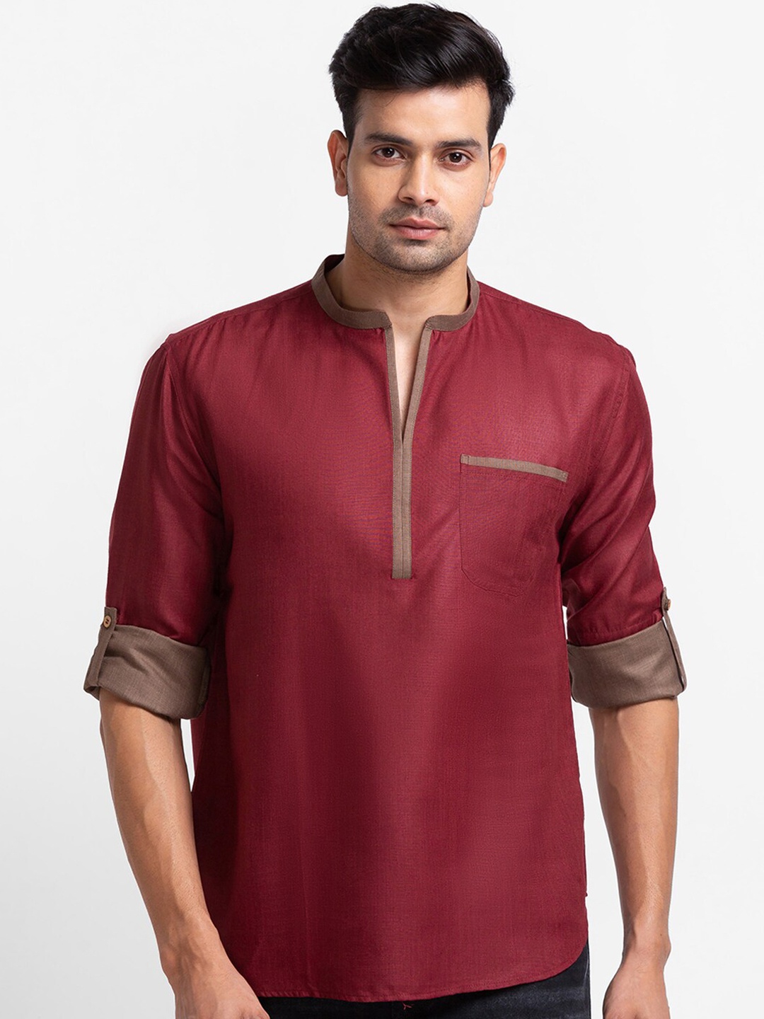 

SARVAMOHAN Men Maroon Solid Casual Shirt