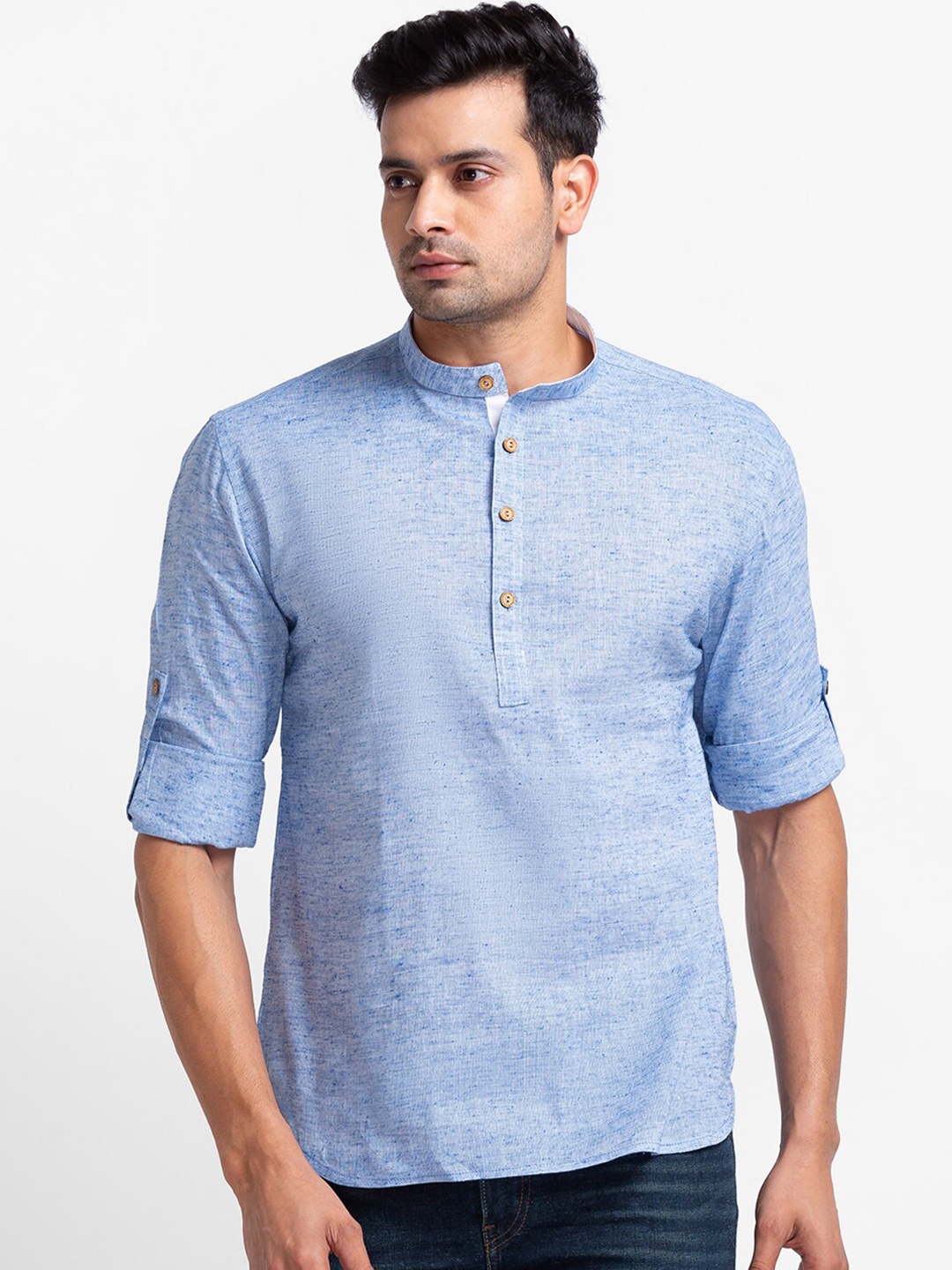 

SARVAMOHAN Men Blue Mandarin Collar Kurta