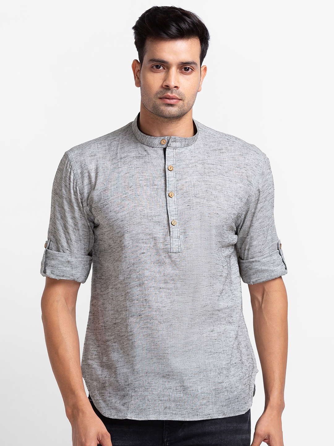 

SARVAMOHAN Men Grey Kurta