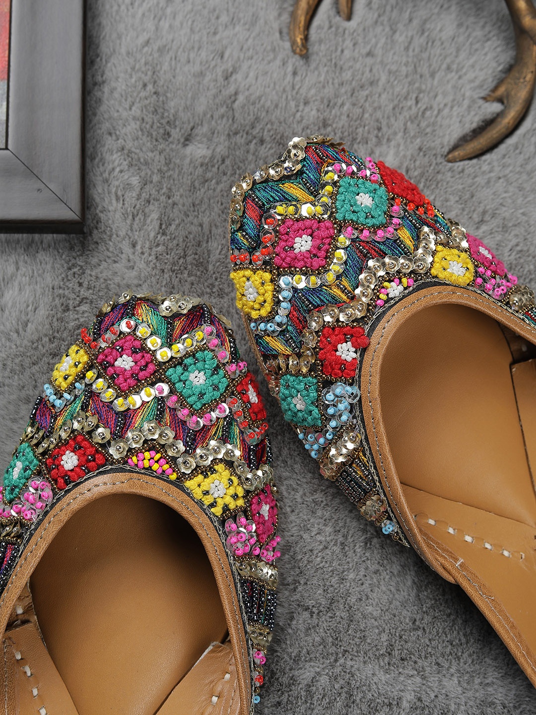 

GLAM STORY Women Black Ethnic Mojaris Flats