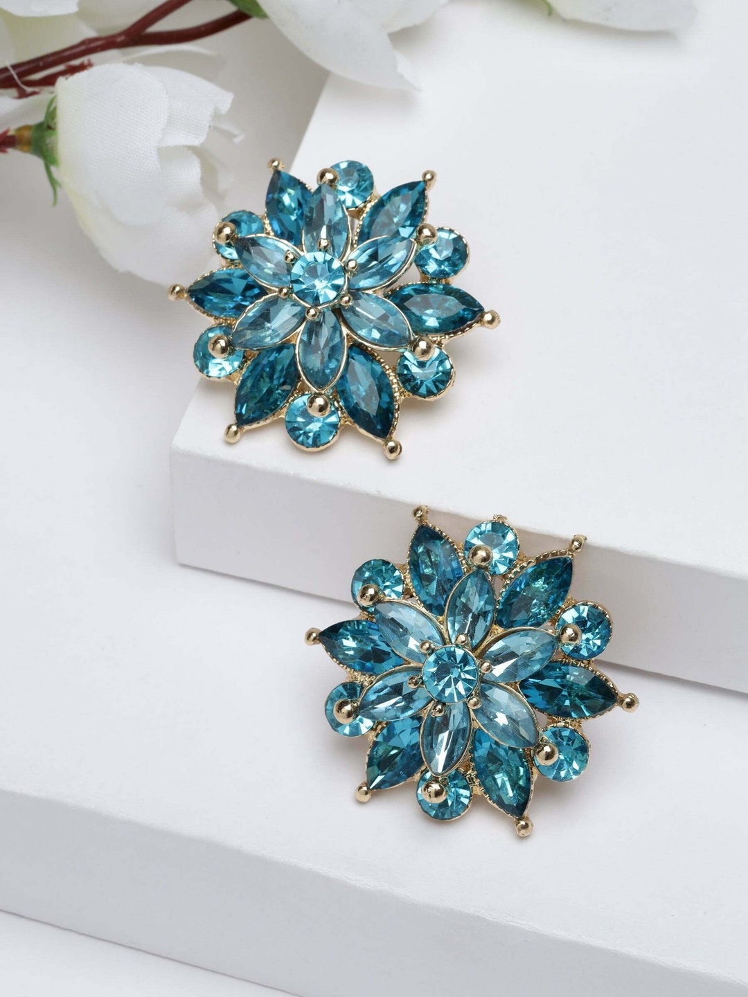 

AVANT-GARDE PARIS Women Blue & Gold-Toned Floral Studs Earrings