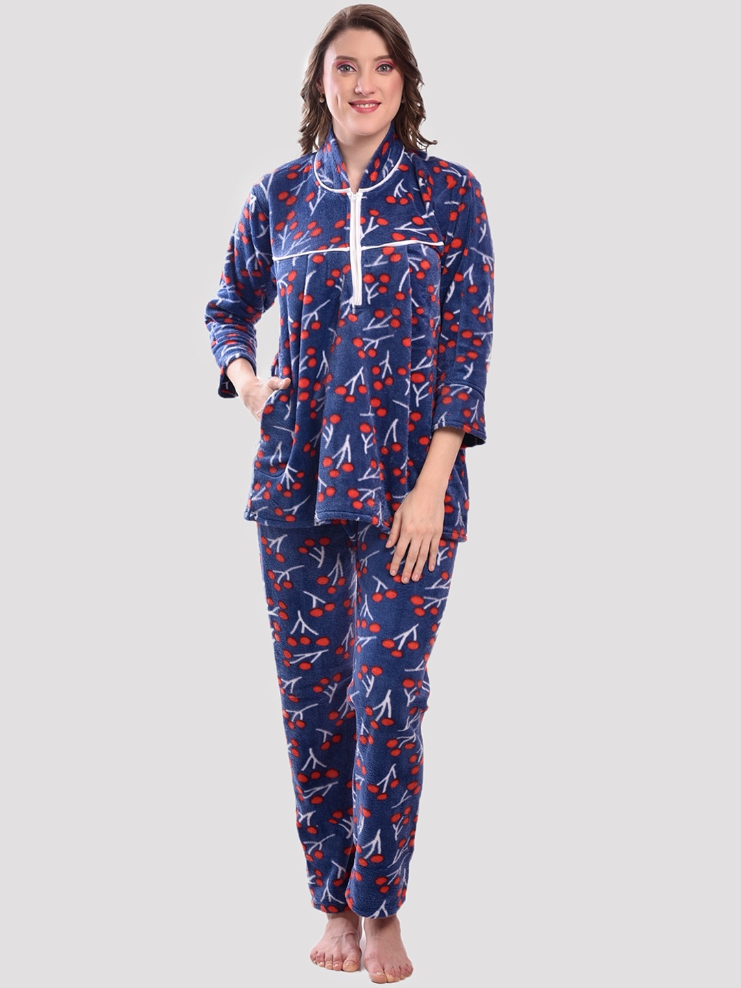 

CIERGE Women Blue & Red Printed Wool Night suit
