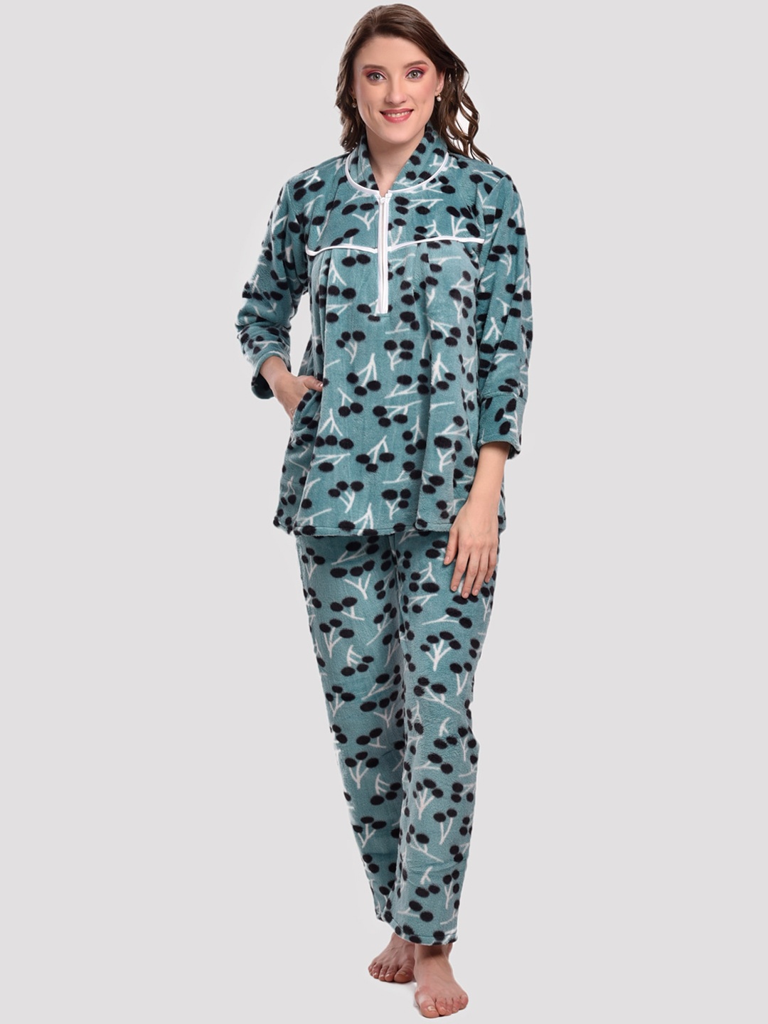 

CIERGE Women Green & White Printed Night suit