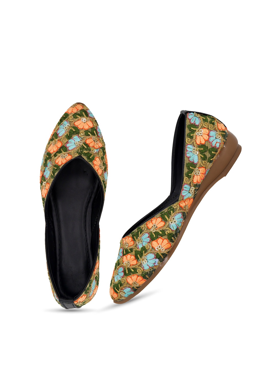 

KICKONN Women Green Embellished Ethnic Mojaris Flats