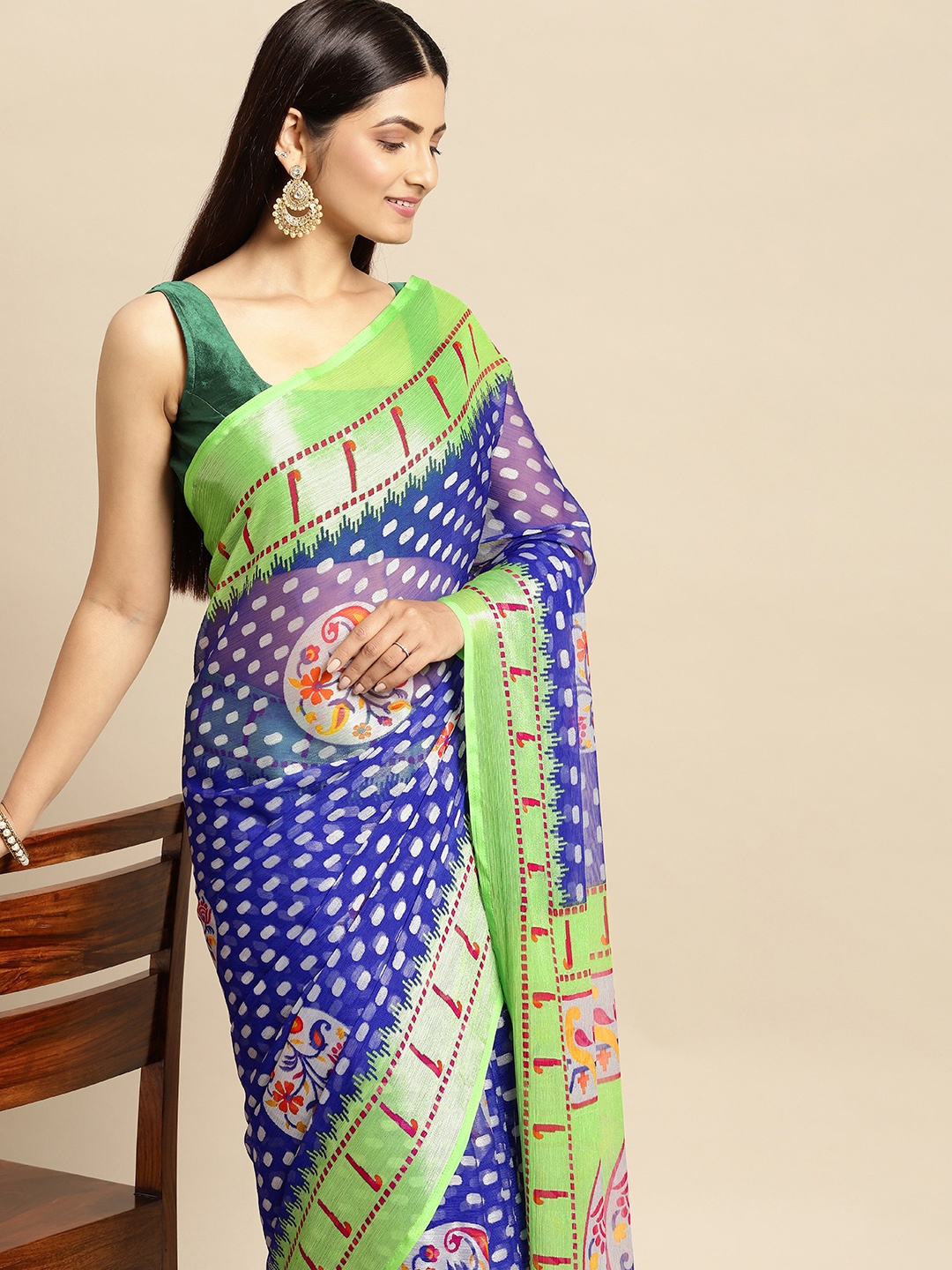 

RACHNA Navy Blue & White Geometric Brasso Block Print Saree