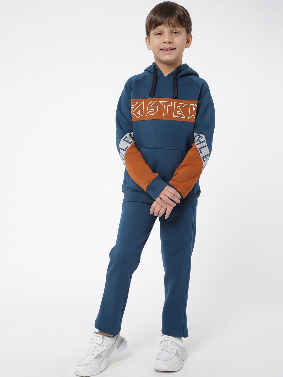 

Sweet Dreams Boys Navy Blue Colour-Blocked Tracksuits