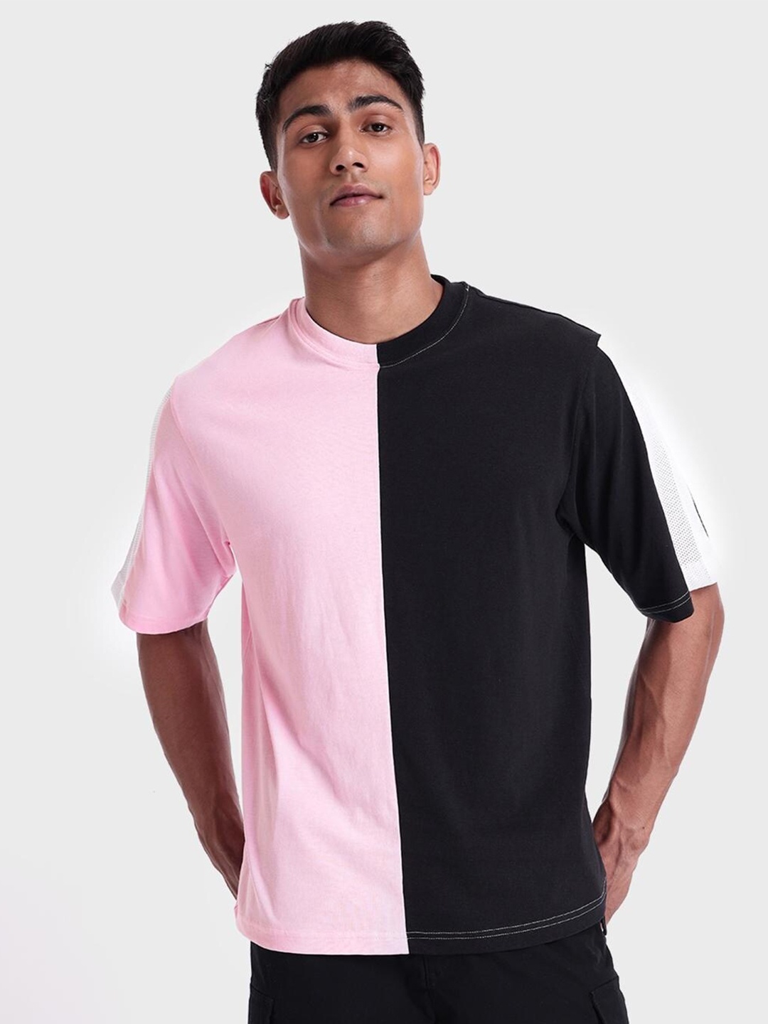 

Bewakoof Men Pink & Black Colourblocked Oversized Cotton T-shirt
