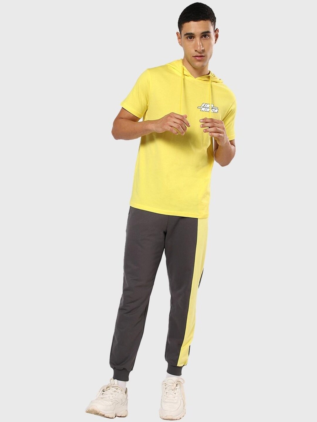 

Bewakoof Men Yellow Graphic Printed Cotton T-shirt