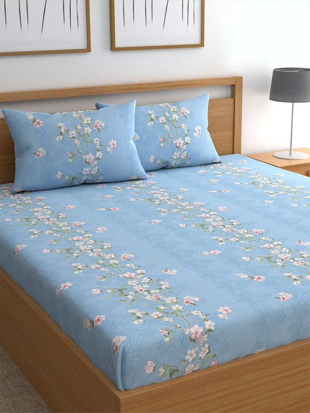 

CHHAVI INDIA Blue & White Floral 210 TC Queen Bedsheet with 2 Pillow Covers