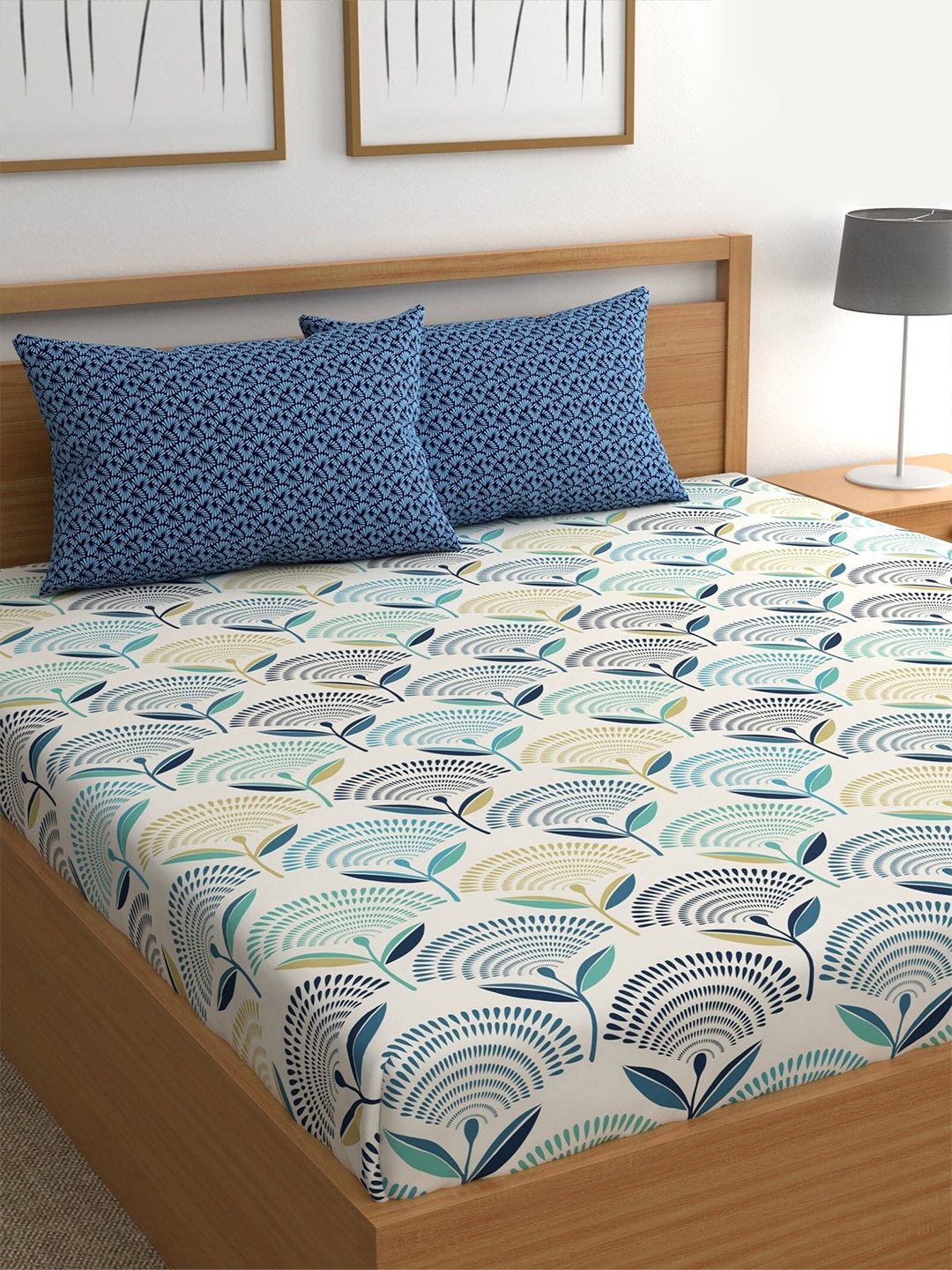 

CHHAVI INDIA White & Blue Floral 210 TC Queen Bedsheet with 2 Pillow Covers