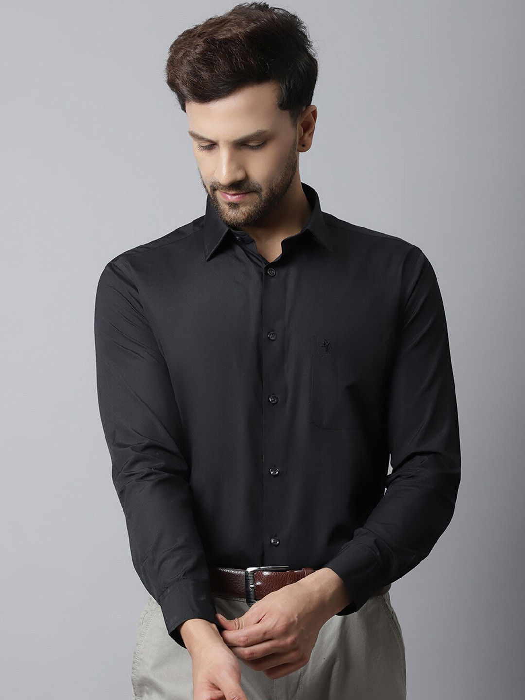 

Cantabil Men Black Solid Cotton Formal Shirt