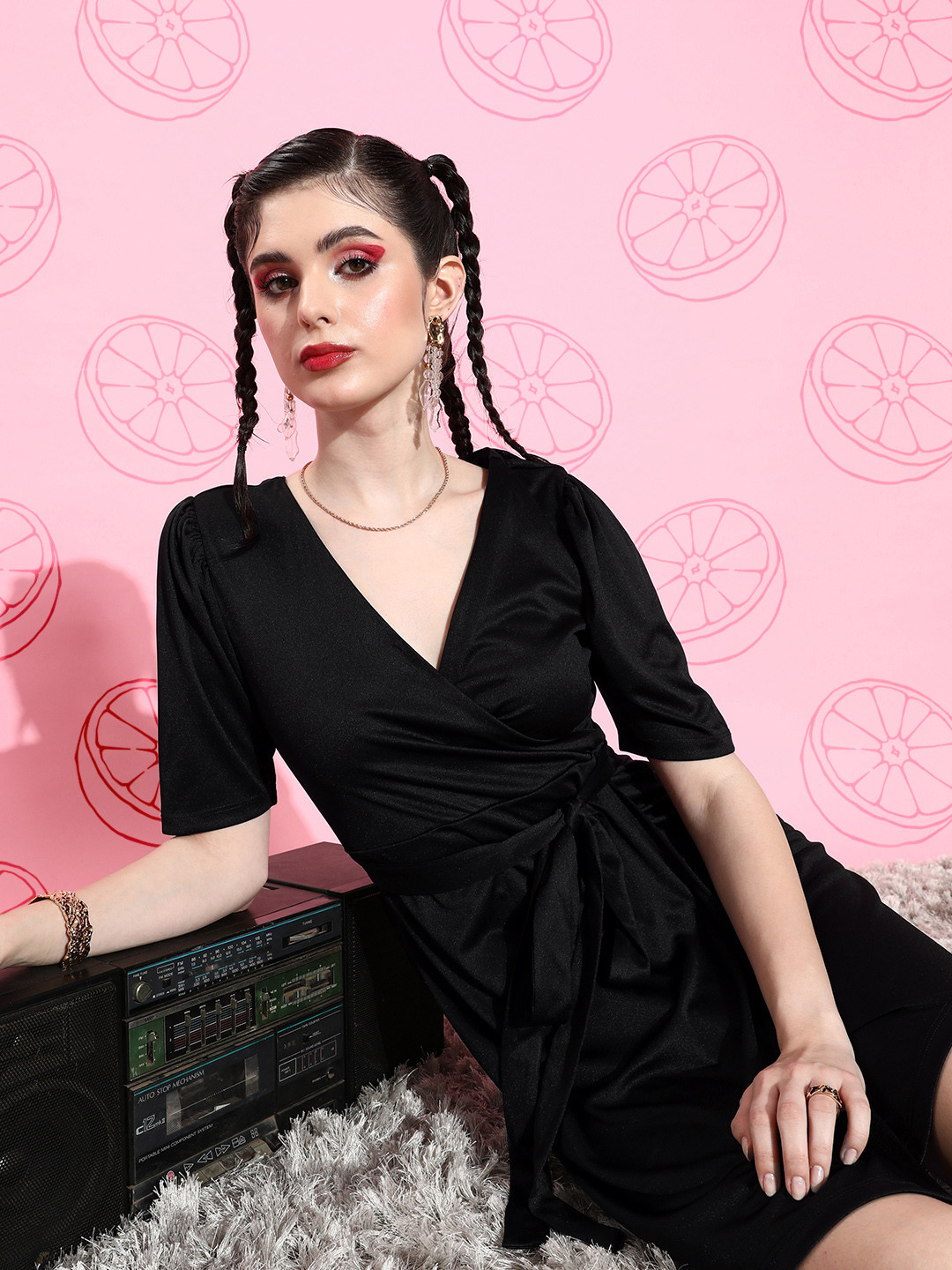 

HERE&NOW Solid V-Neck Wrap Dress With A Belt, Black