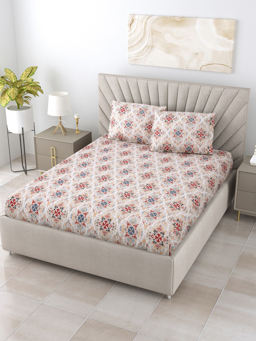 

BOMBAY DYEING Cream-Coloured & Red Floral 180 TC King Bedsheet with 2 Pillow Covers