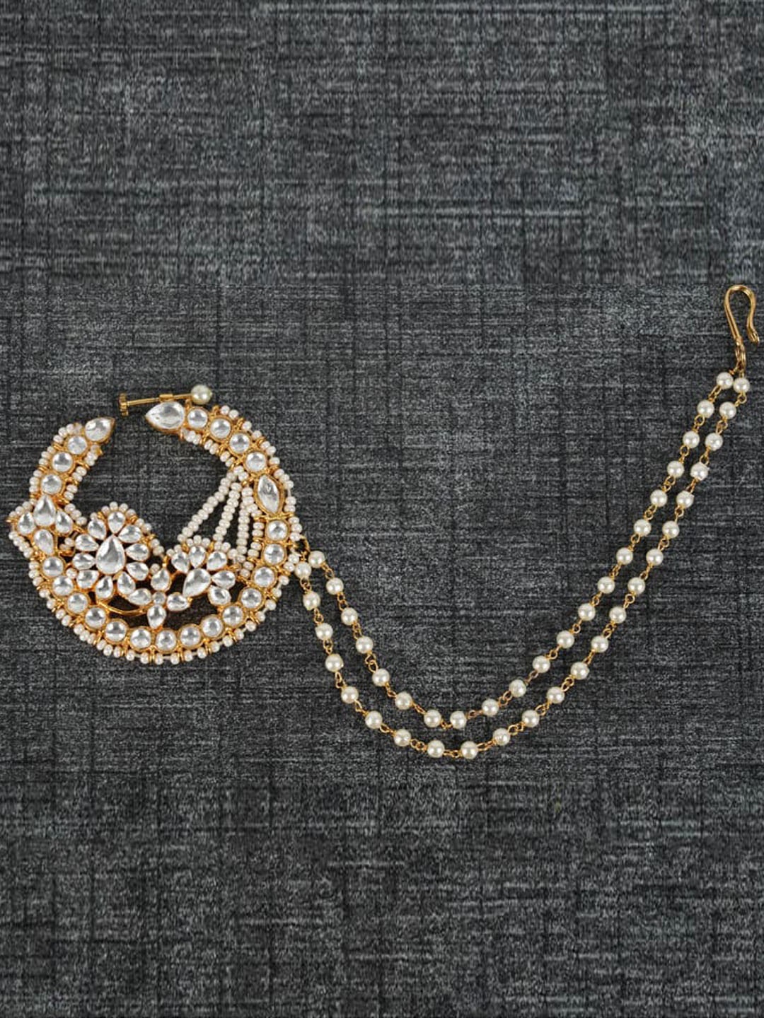 

AURAA TRENDS Gold-Plated White Kundan Nath