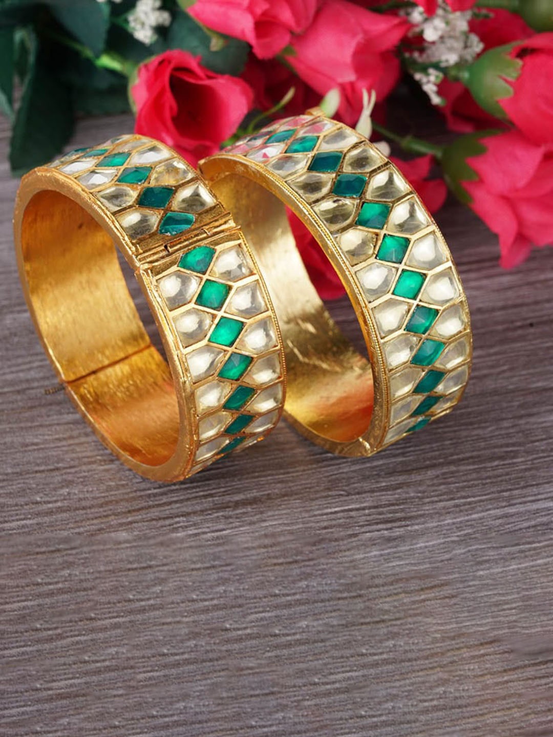 

AURAA TRENDS Set of 2 Gold-Plated White & Green Kundan Bangles