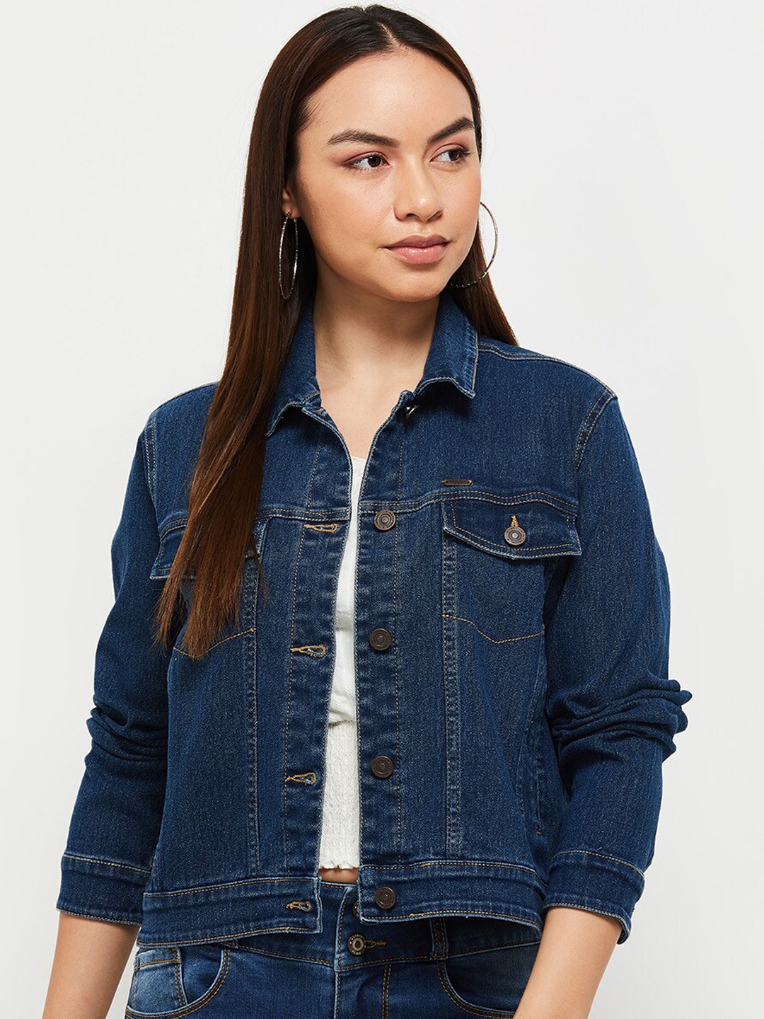 

max Women Blue Solid Cotton Washed Denim Jacket
