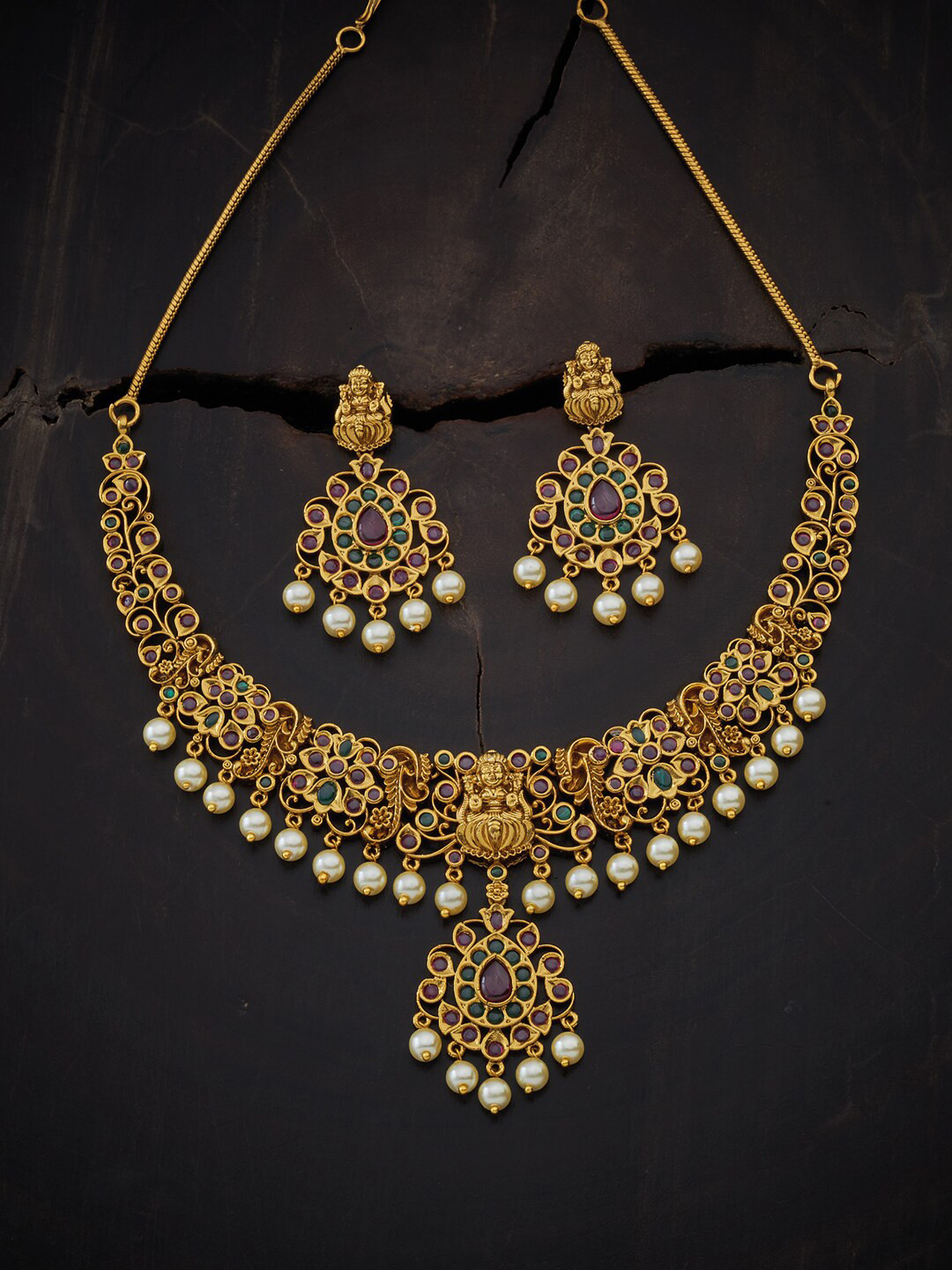 

Kushal's Fashion Jewellery Gold-Plated Red & Green Artificial Sones Jewellery Set