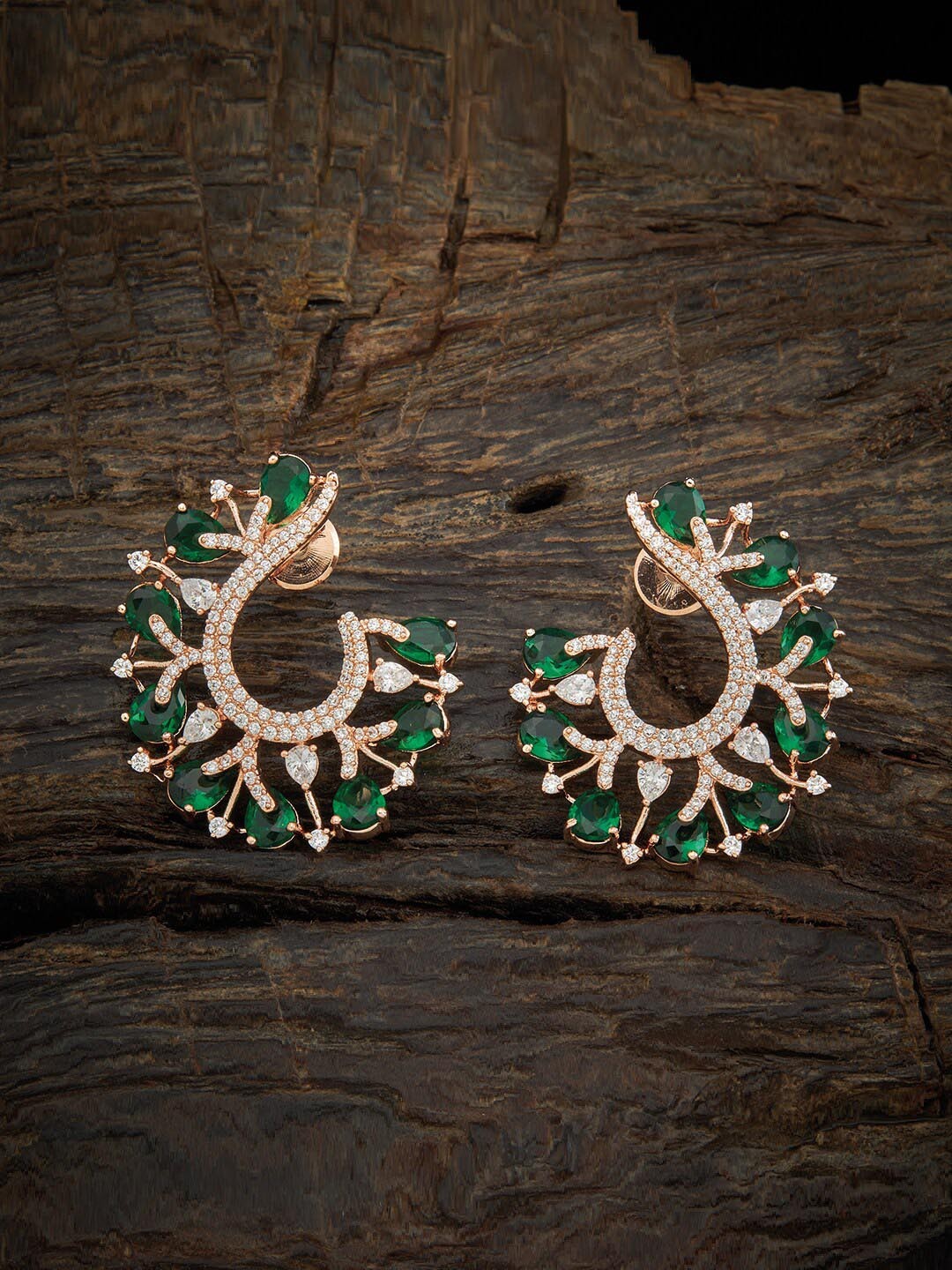 

Kushal's Fashion Jewellery Green & Gold-Toned Contemporary Studs Earrings