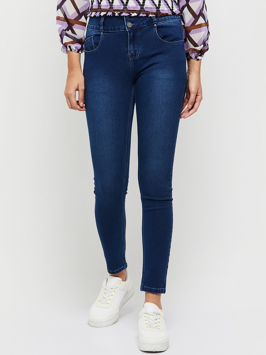 

max Women Blue Light Fade Jean