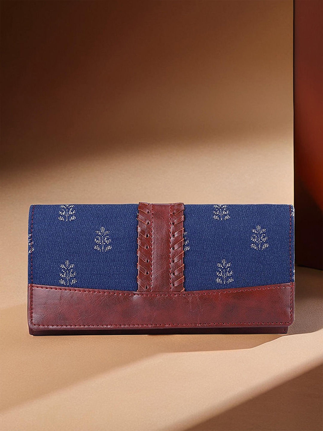 

THE CLOWNFISH Women Navy Blue & Maroon Ethnic Motifs Envelope