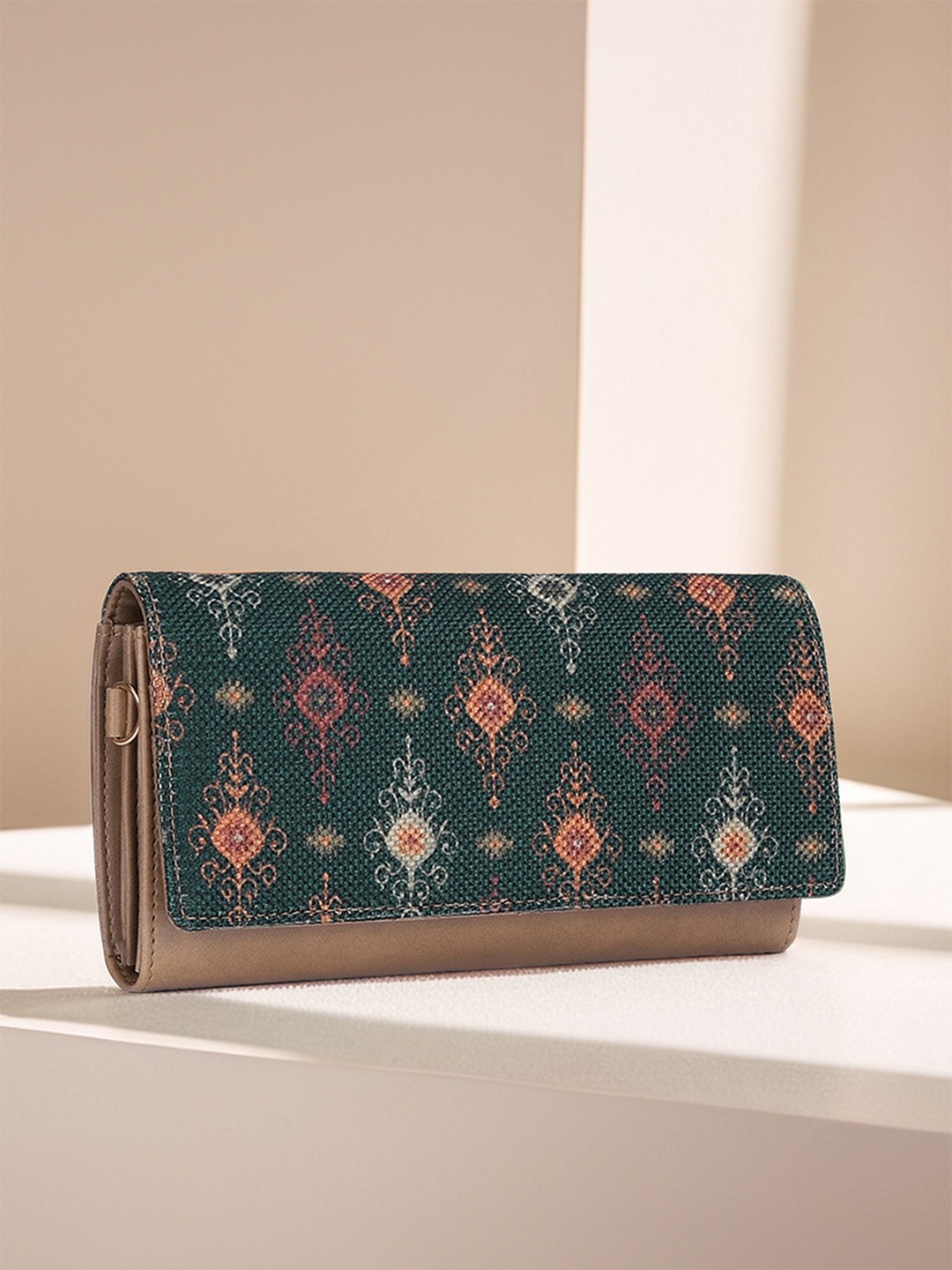 

THE CLOWNFISH Jolene Green Ethnic Motifs Printed Envelope