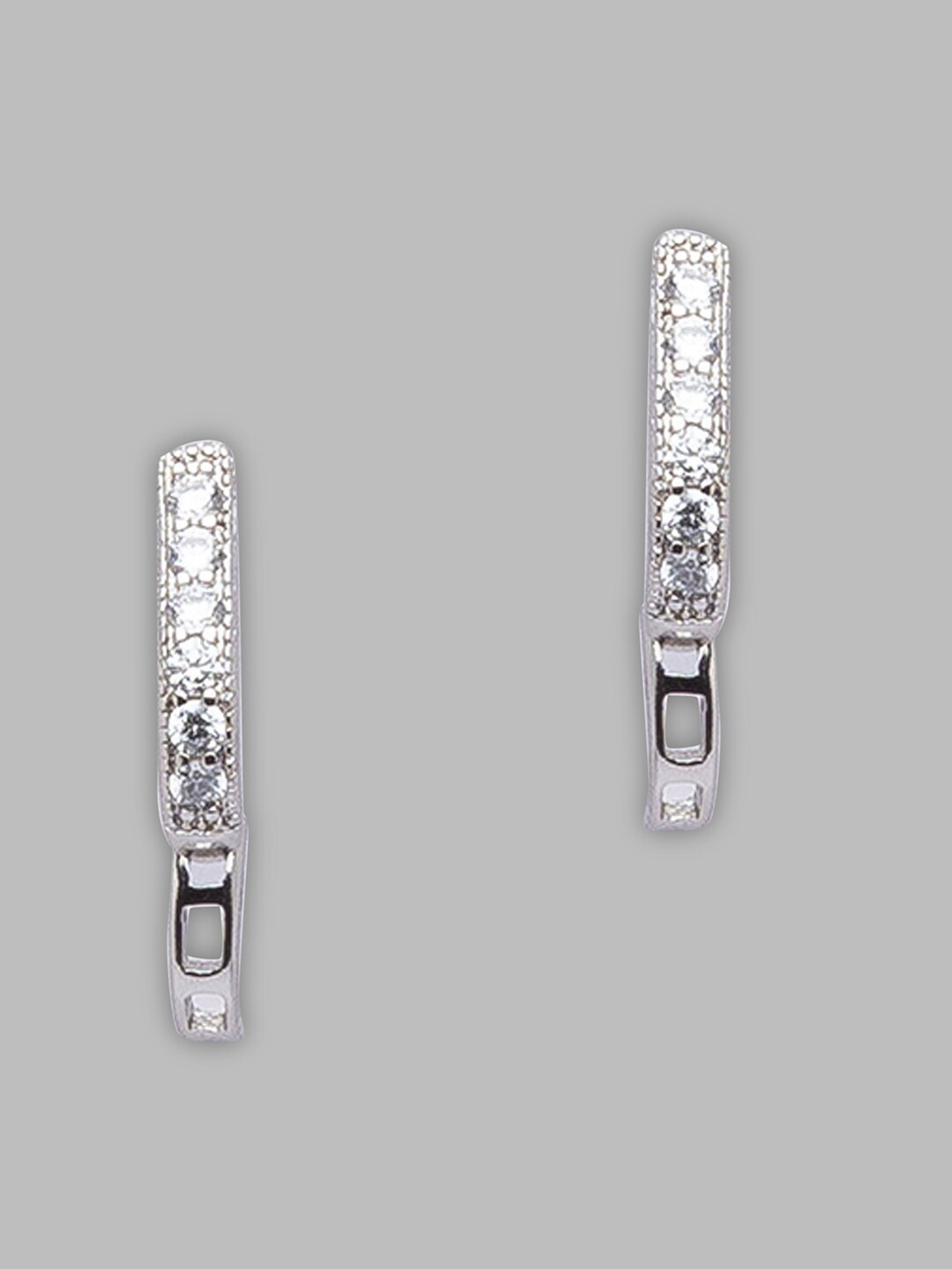 

Globus Silver-Plated Contemporary Hoop Earrings