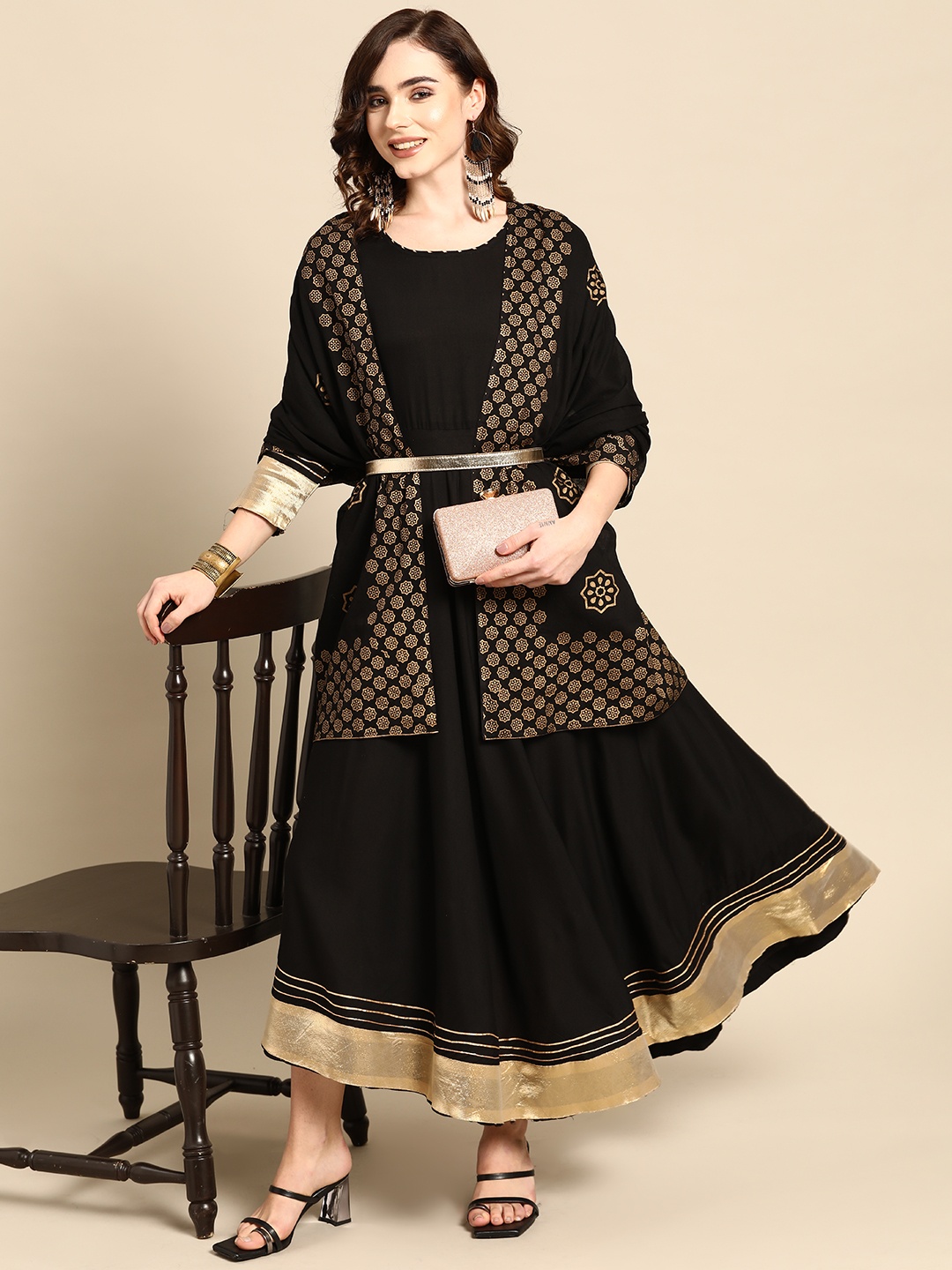 

Sangria Women Black & Gold-Toned Gotta Patti Kurta