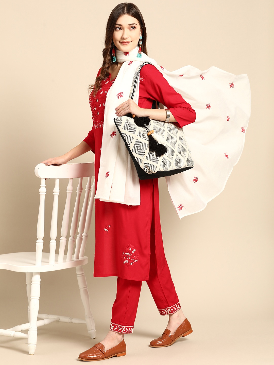 

Sangria Women Floral Embroidered Thread Work Pure Cotton Kurta with Trousers, Red