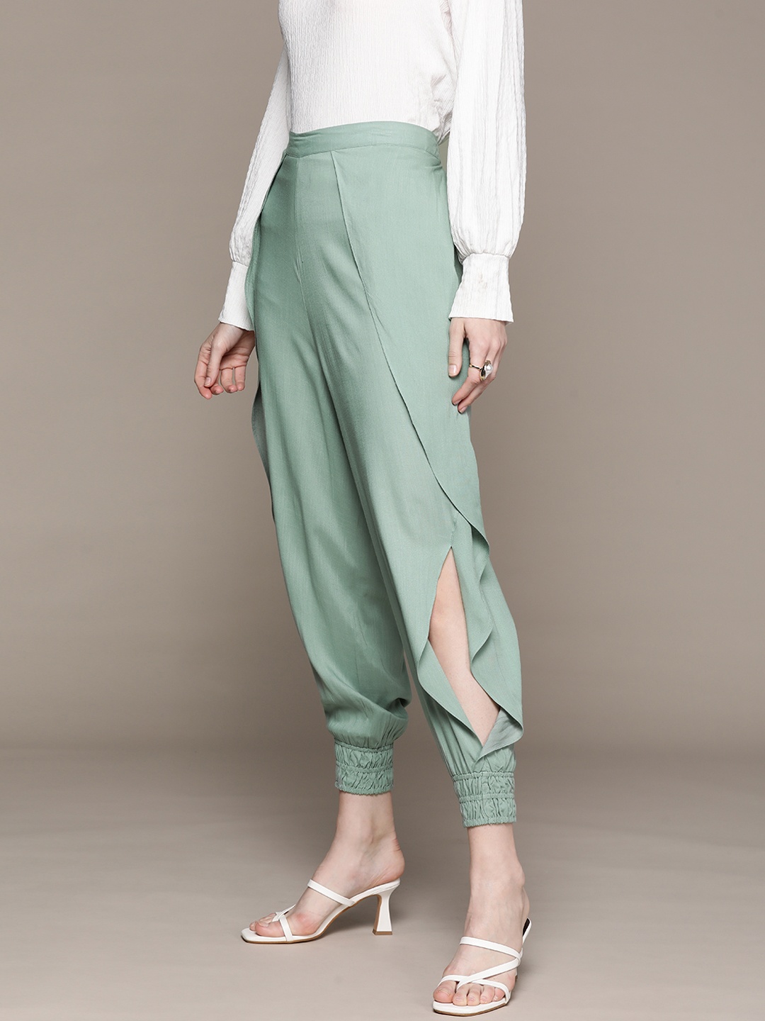 

aarke Ritu Kumar Women Solid Relaxed Trousers, Green