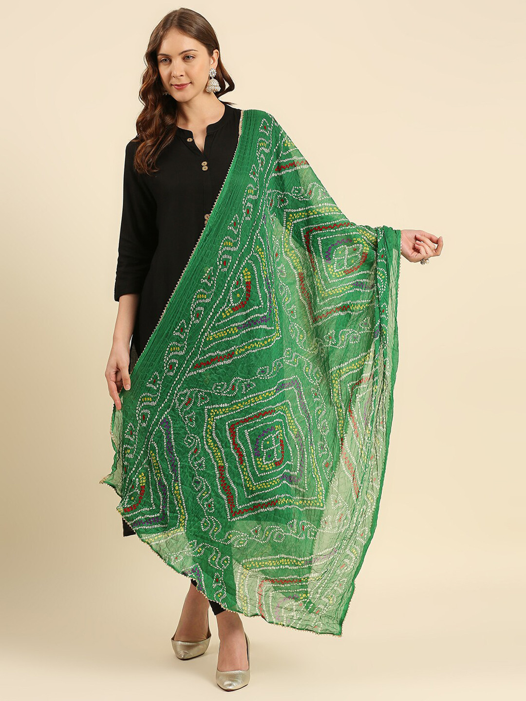 

Dupatta Bazaar Women Green & White Bandhani Printed Dupatta