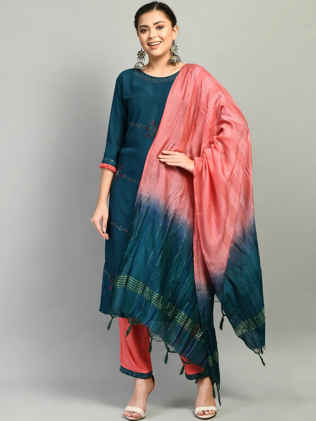 

DesiNoor com Women Teal Beads and Stones Kurta with Trousers & Dupatta