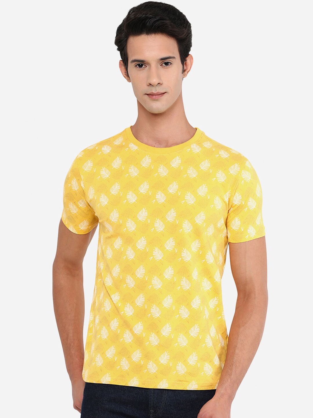 

JADE BLUE Men Yellow Printed Slim Fit Cotton T-shirt