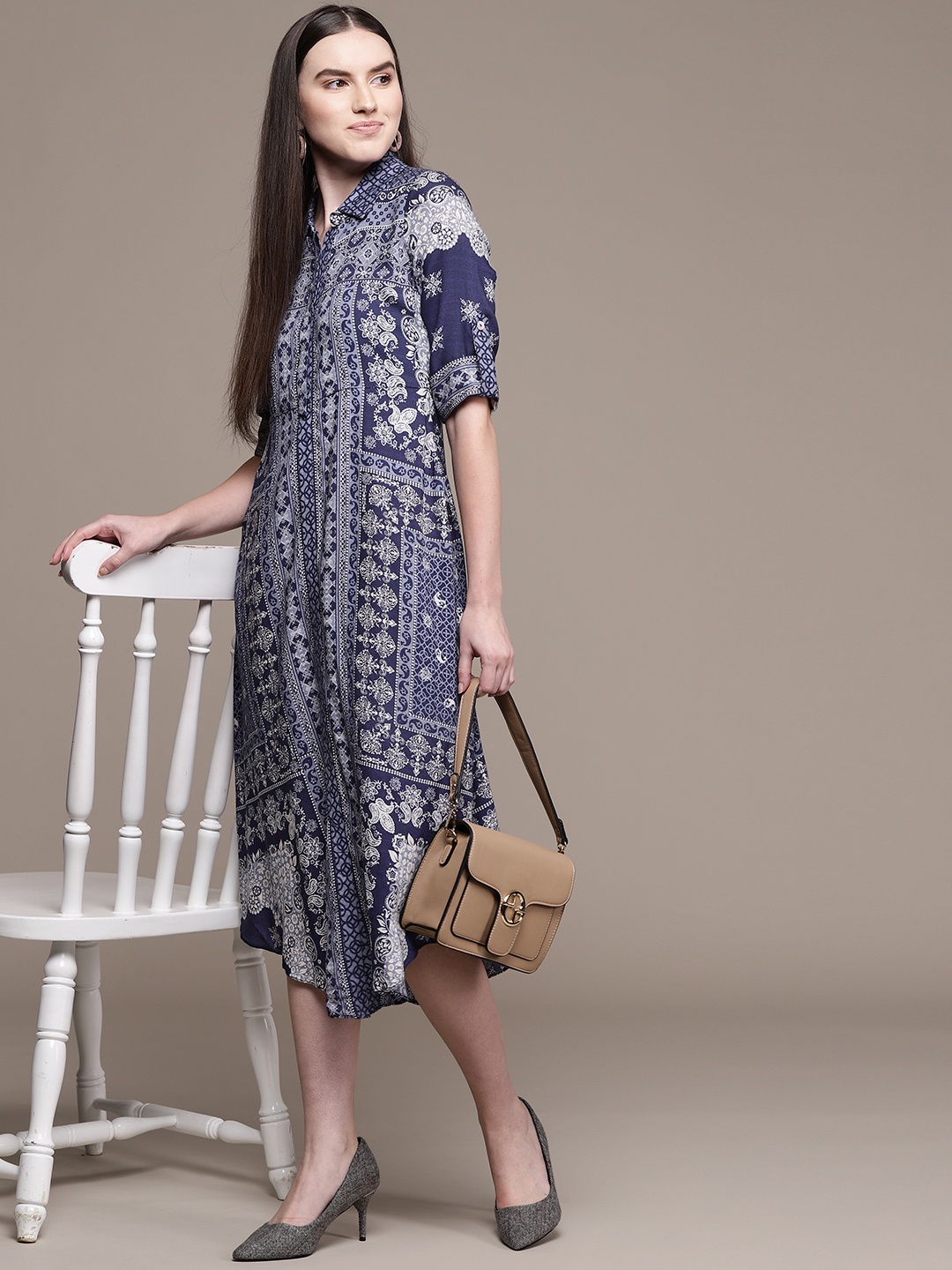 

aarke Ritu Kumar Women Blue & White Ethnic Motifs Shirt Midi Dress