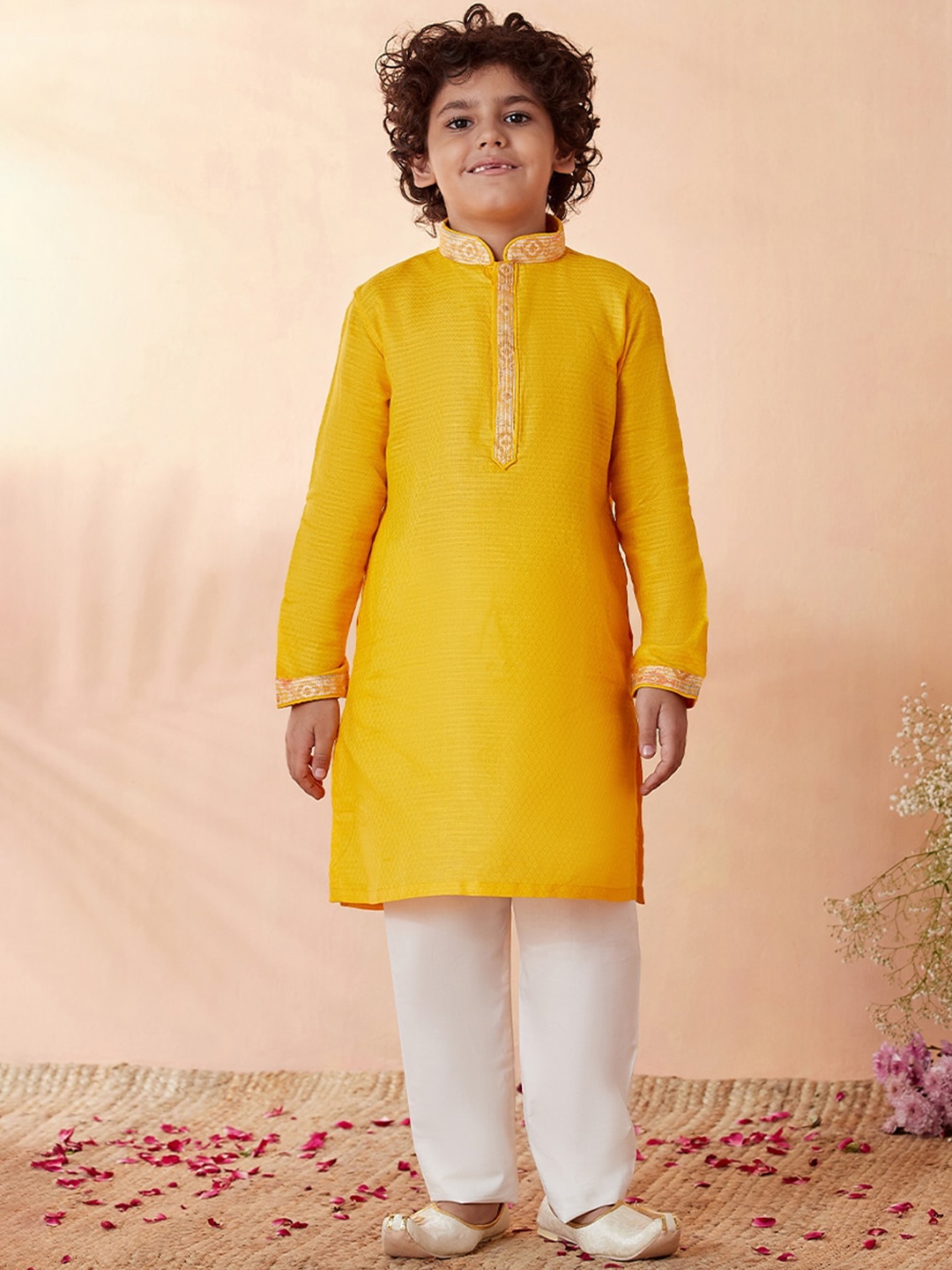 

Manyavar Boys Yellow Solid Thread Work Kurta with Pyjamas