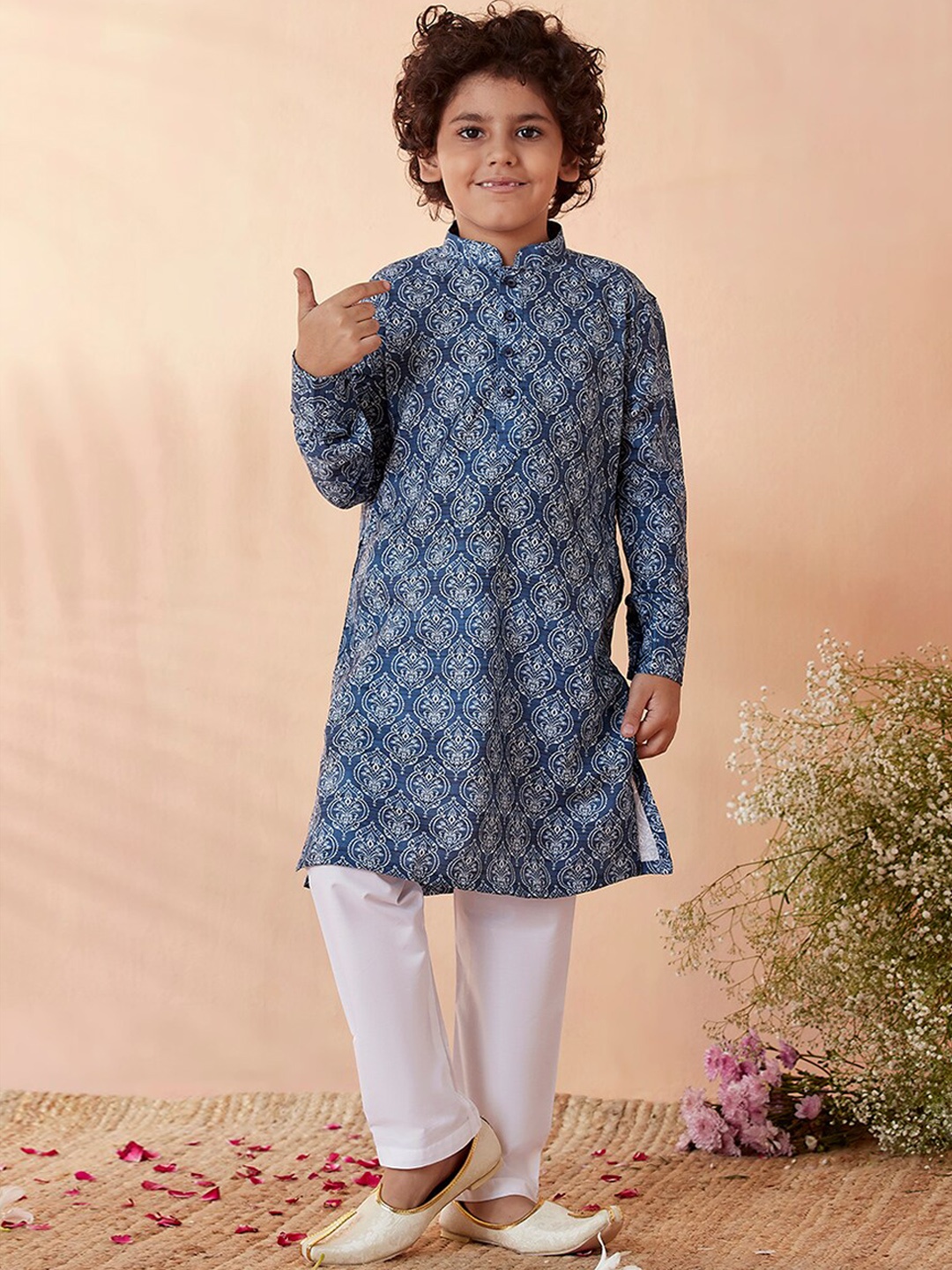 

Manyavar Boys Blue Ethnic Motifs Printed Kurta with Pyjamas