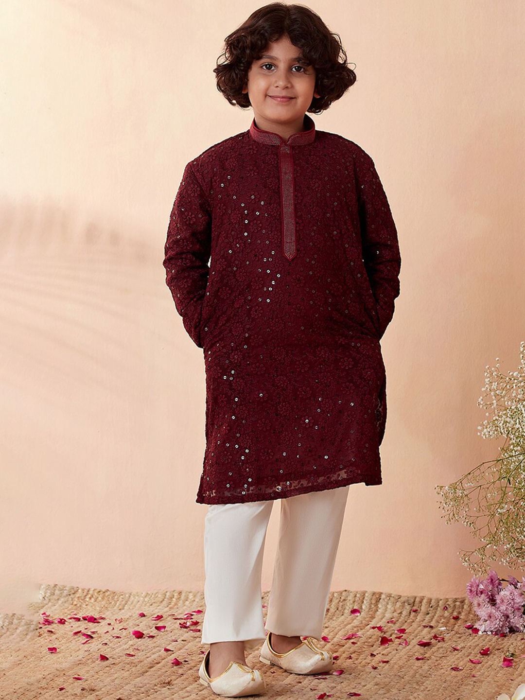 

Manyavar Boys Floral Embroidered Sequinned Kurta With Pyjamas, Maroon