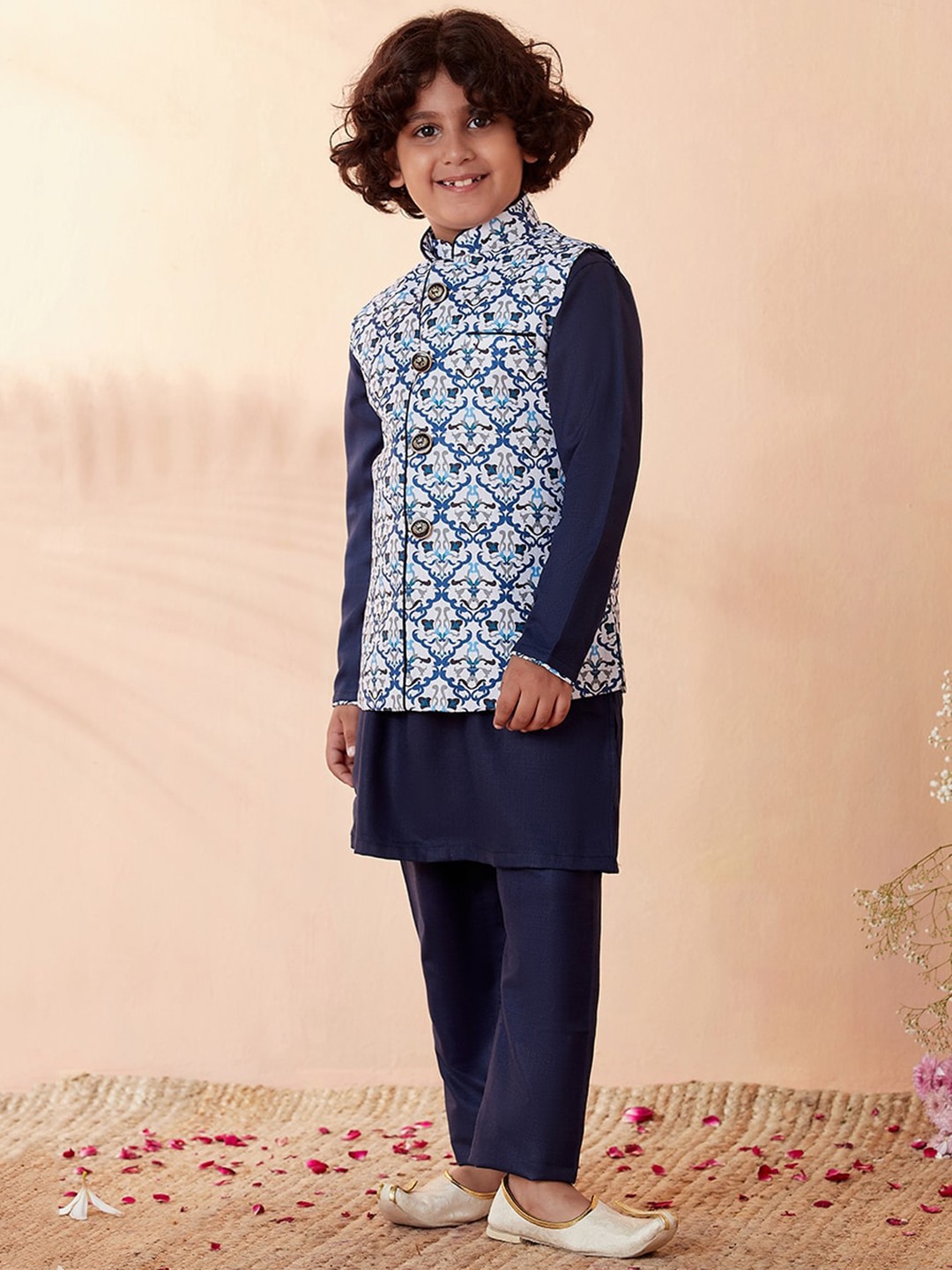 

Manyavar Boys Ethnic Motifs Printed Kurta With Pyjama & Nehru Jacket, Blue