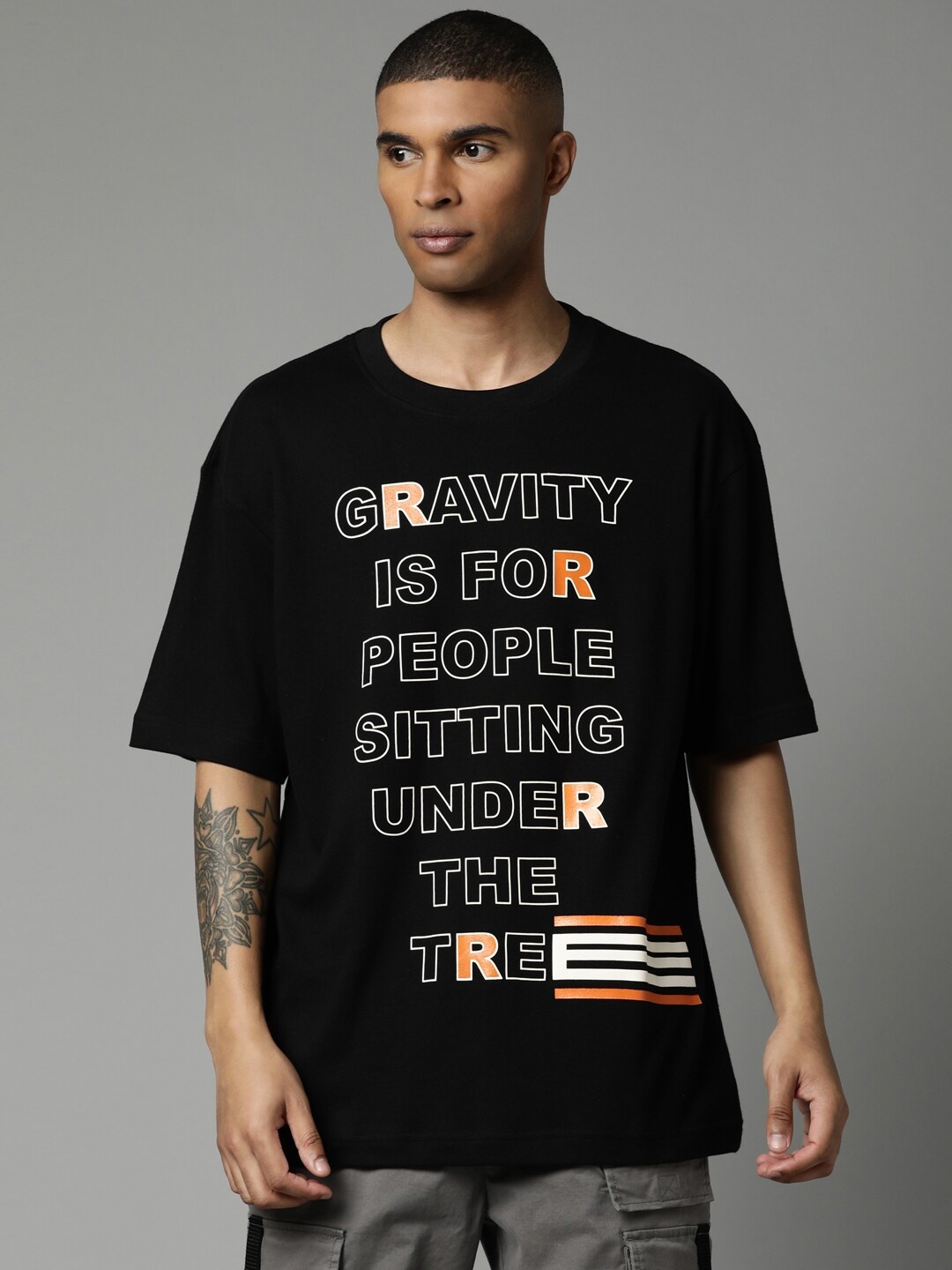 

Breakbounce Men Black Typography Printed Pure Cotton Raw Edge Boxy T-shirt